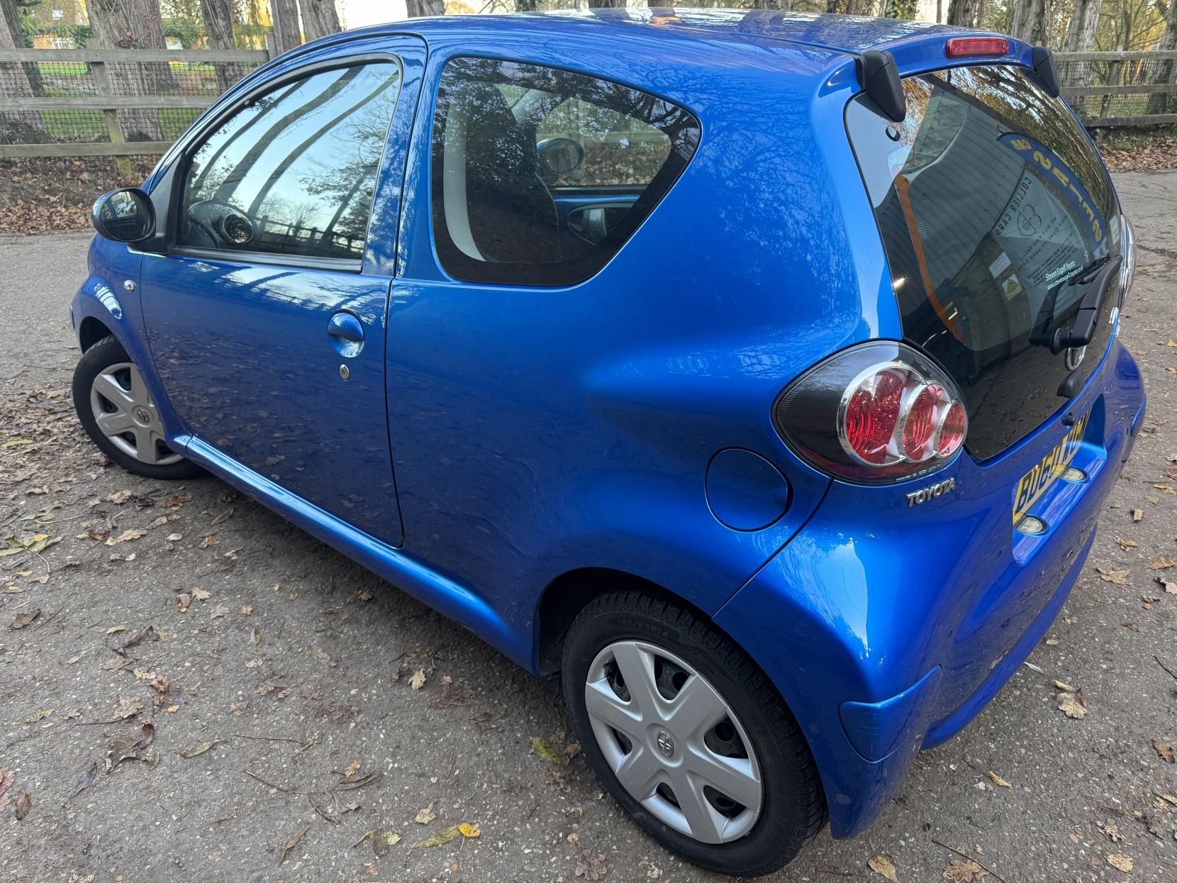 Toyota AYGO 1.0 VVT-i Blue Hatchback 3dr Petrol Manual Euro 5 (67 ps)