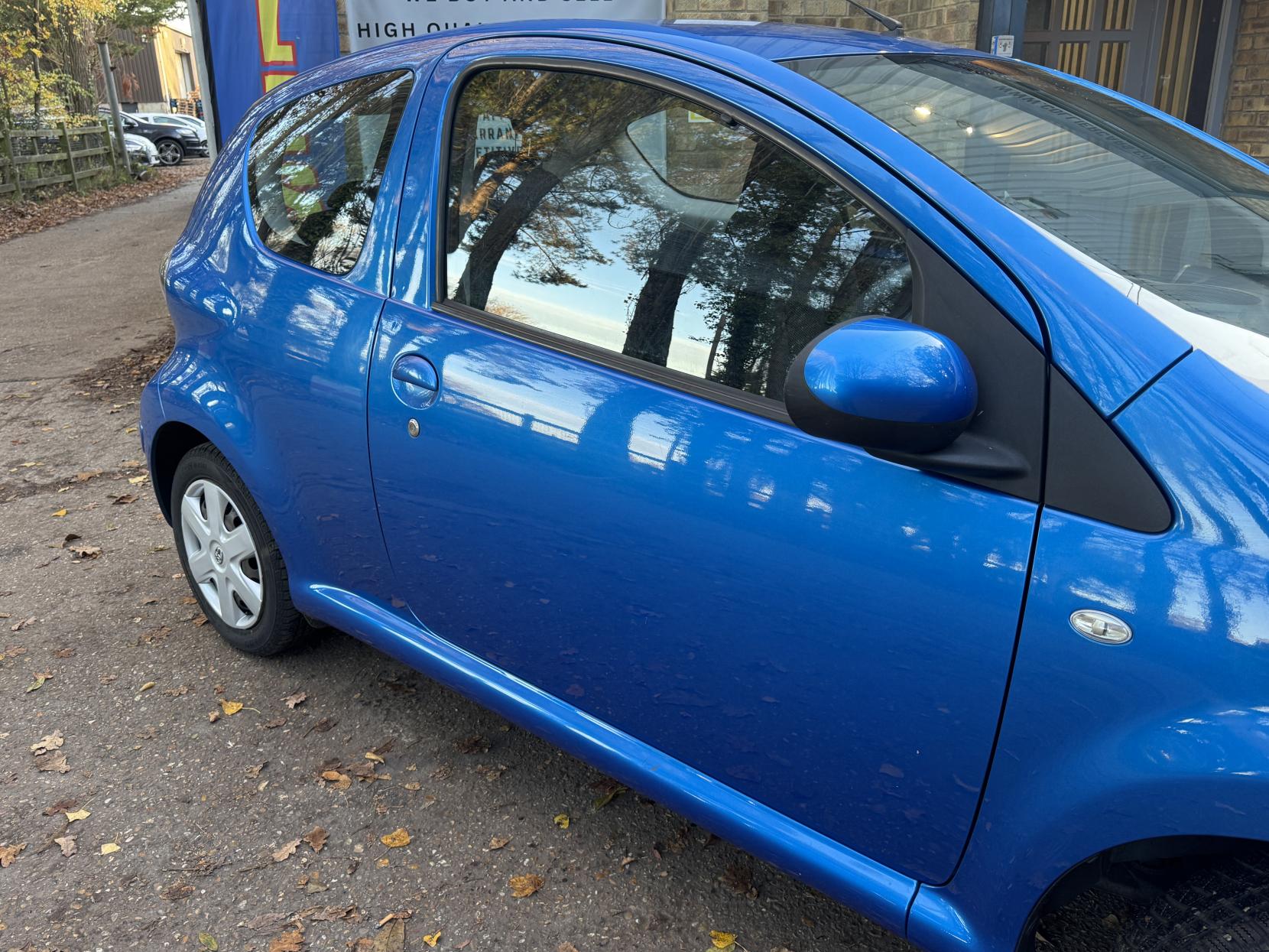 Toyota AYGO 1.0 VVT-i Blue Hatchback 3dr Petrol Manual Euro 5 (67 ps)