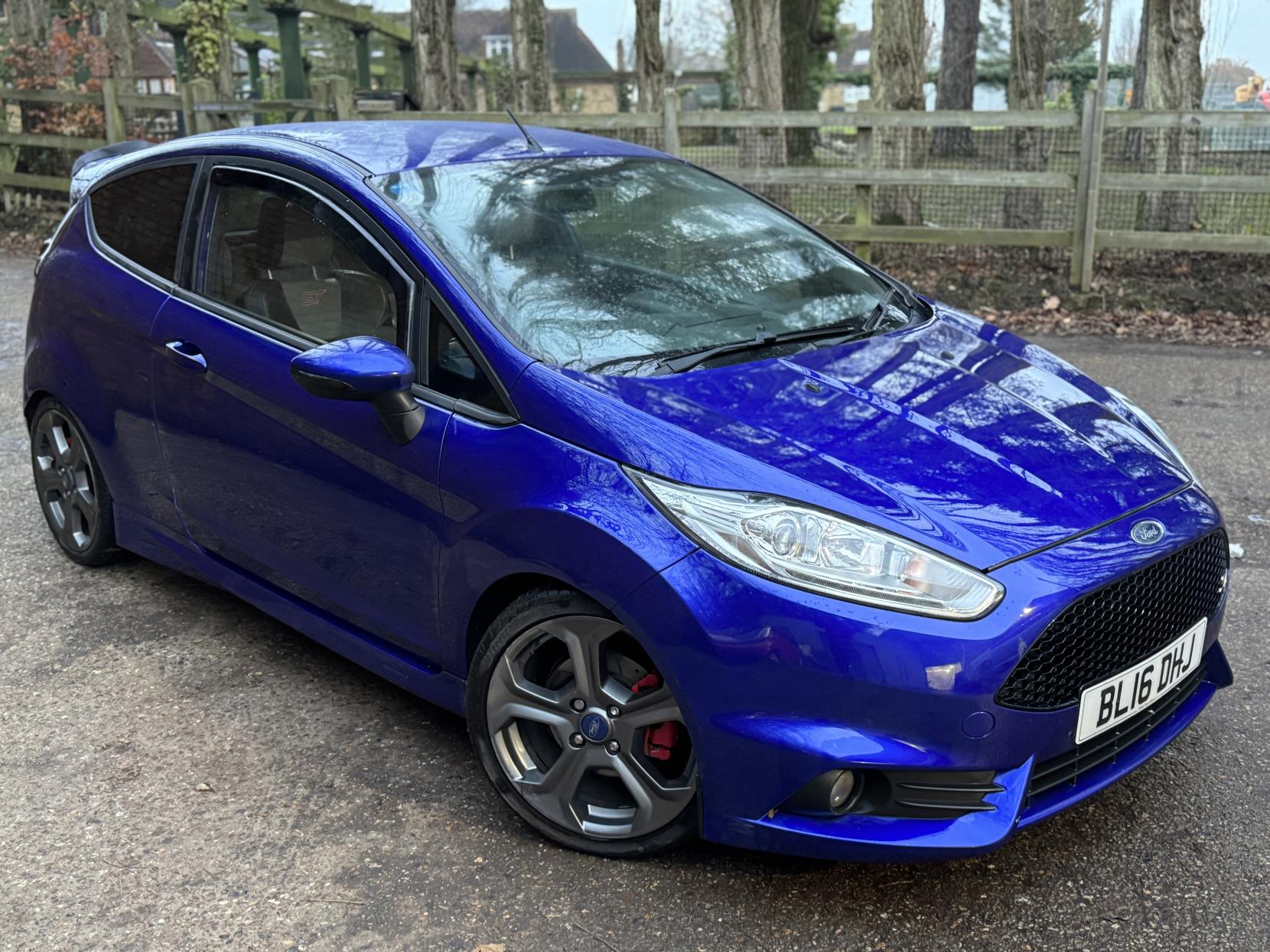 Ford Fiesta 1.6T EcoBoost ST-2 Hatchback 3dr Petrol Manual Euro 6 (182 ps)