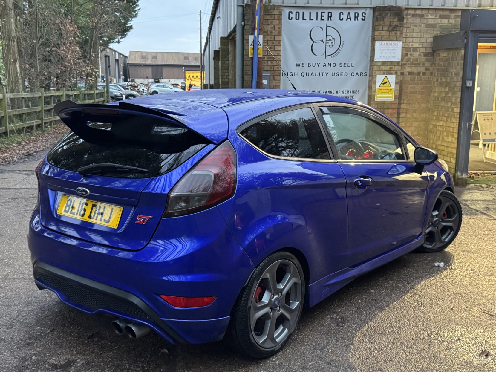 Ford Fiesta 1.6T EcoBoost ST-2 Hatchback 3dr Petrol Manual Euro 6 (182 ps)