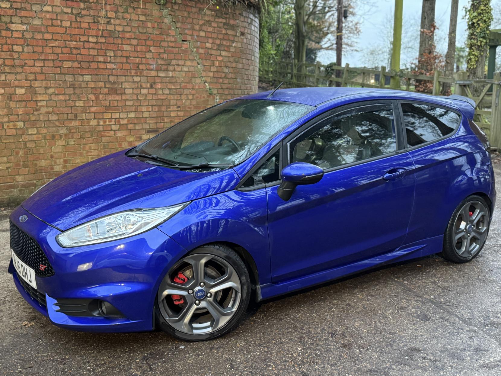 Ford Fiesta 1.6T EcoBoost ST-2 Hatchback 3dr Petrol Manual Euro 6 (182 ps)