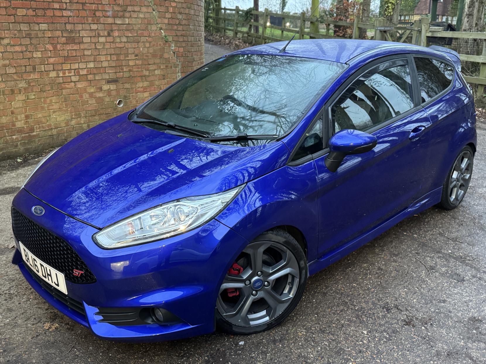 Ford Fiesta 1.6T EcoBoost ST-2 Hatchback 3dr Petrol Manual Euro 6 (182 ps)