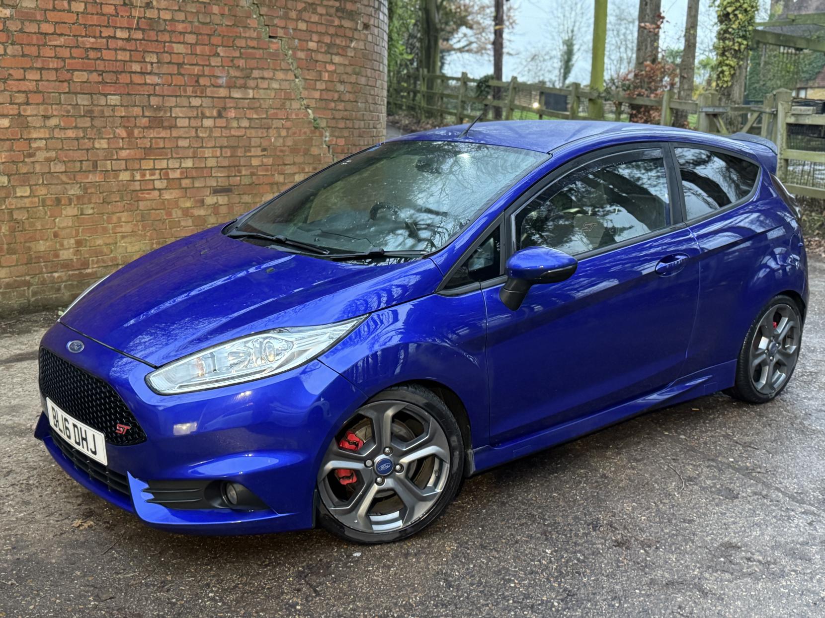 Ford Fiesta 1.6T EcoBoost ST-2 Hatchback 3dr Petrol Manual Euro 6 (182 ps)