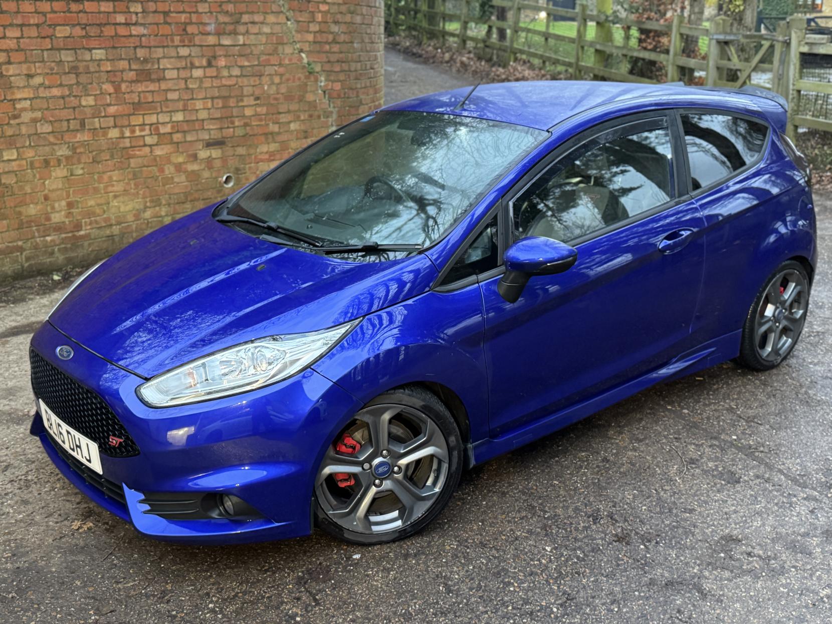 Ford Fiesta 1.6T EcoBoost ST-2 Hatchback 3dr Petrol Manual Euro 6 (182 ps)