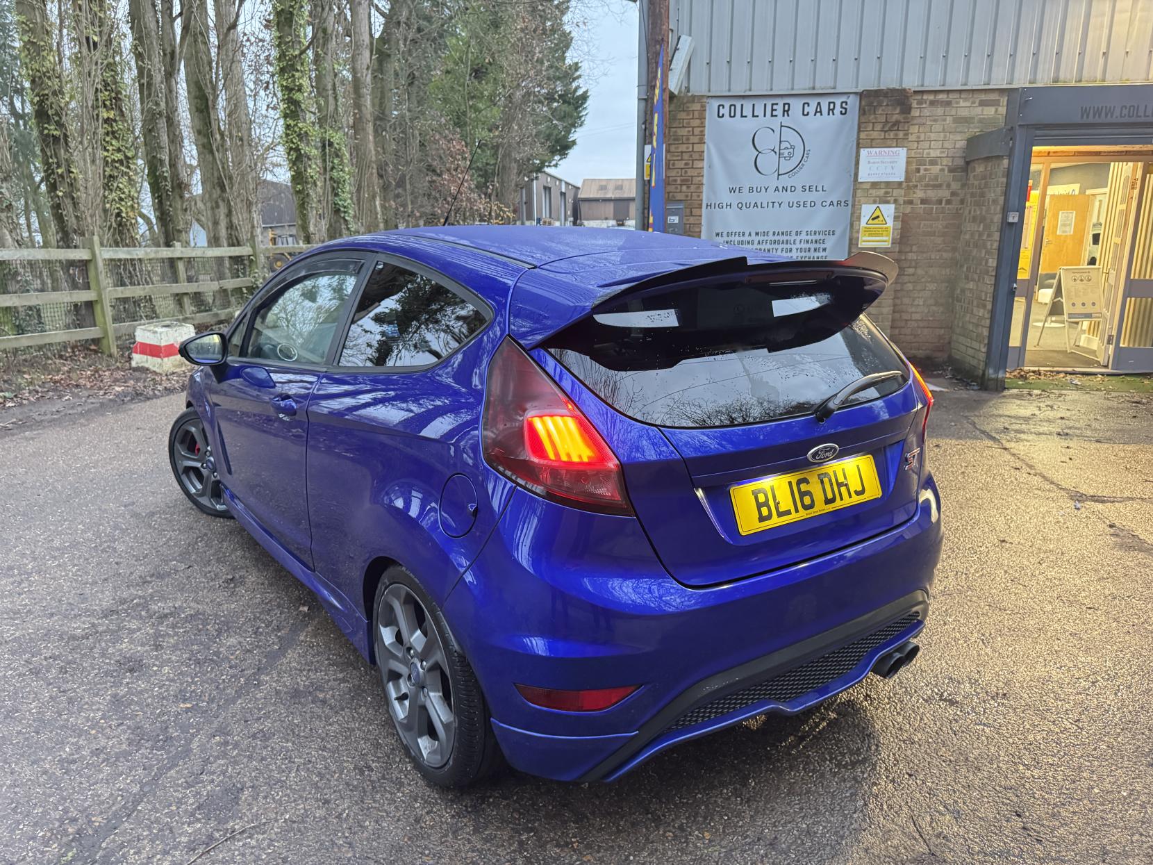 Ford Fiesta 1.6T EcoBoost ST-2 Hatchback 3dr Petrol Manual Euro 6 (182 ps)