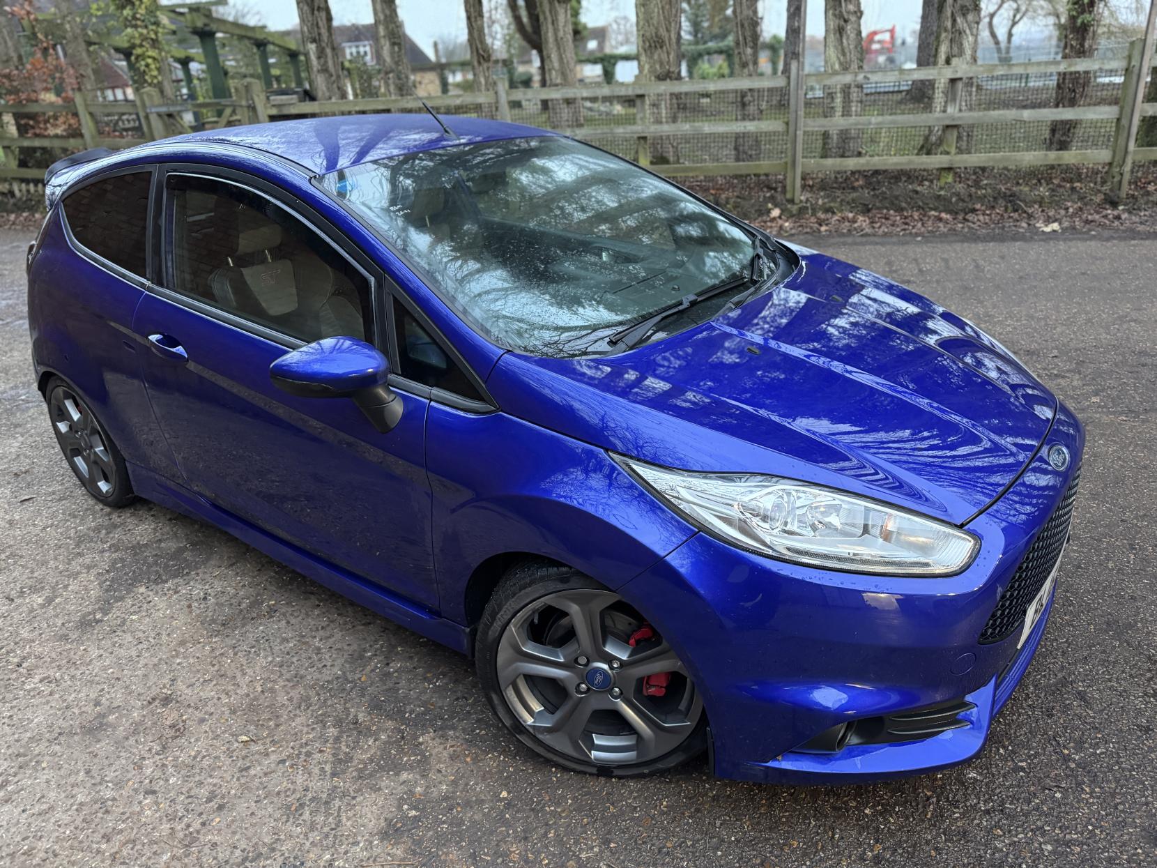 Ford Fiesta 1.6T EcoBoost ST-2 Hatchback 3dr Petrol Manual Euro 6 (182 ps)