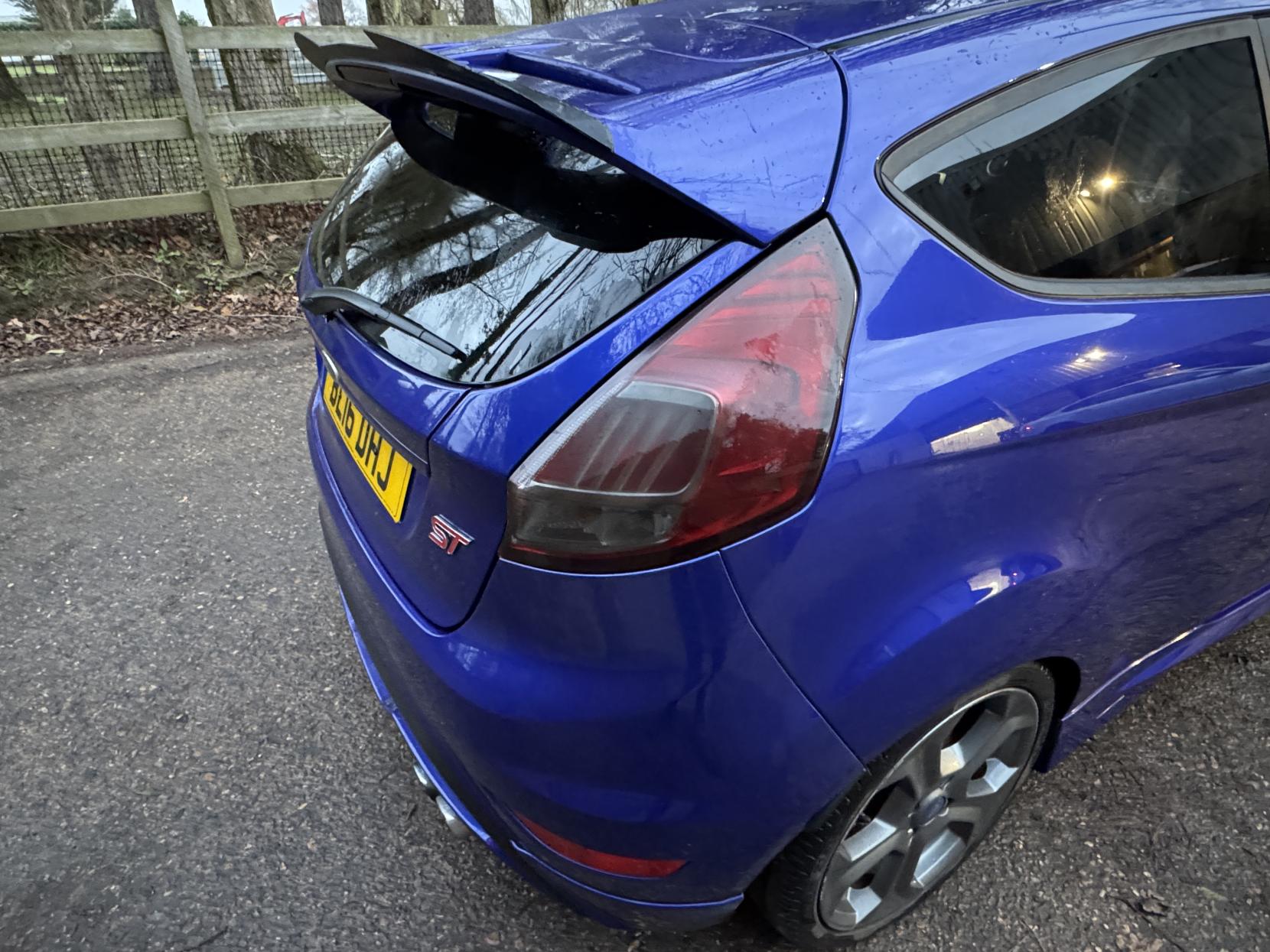 Ford Fiesta 1.6T EcoBoost ST-2 Hatchback 3dr Petrol Manual Euro 6 (182 ps)