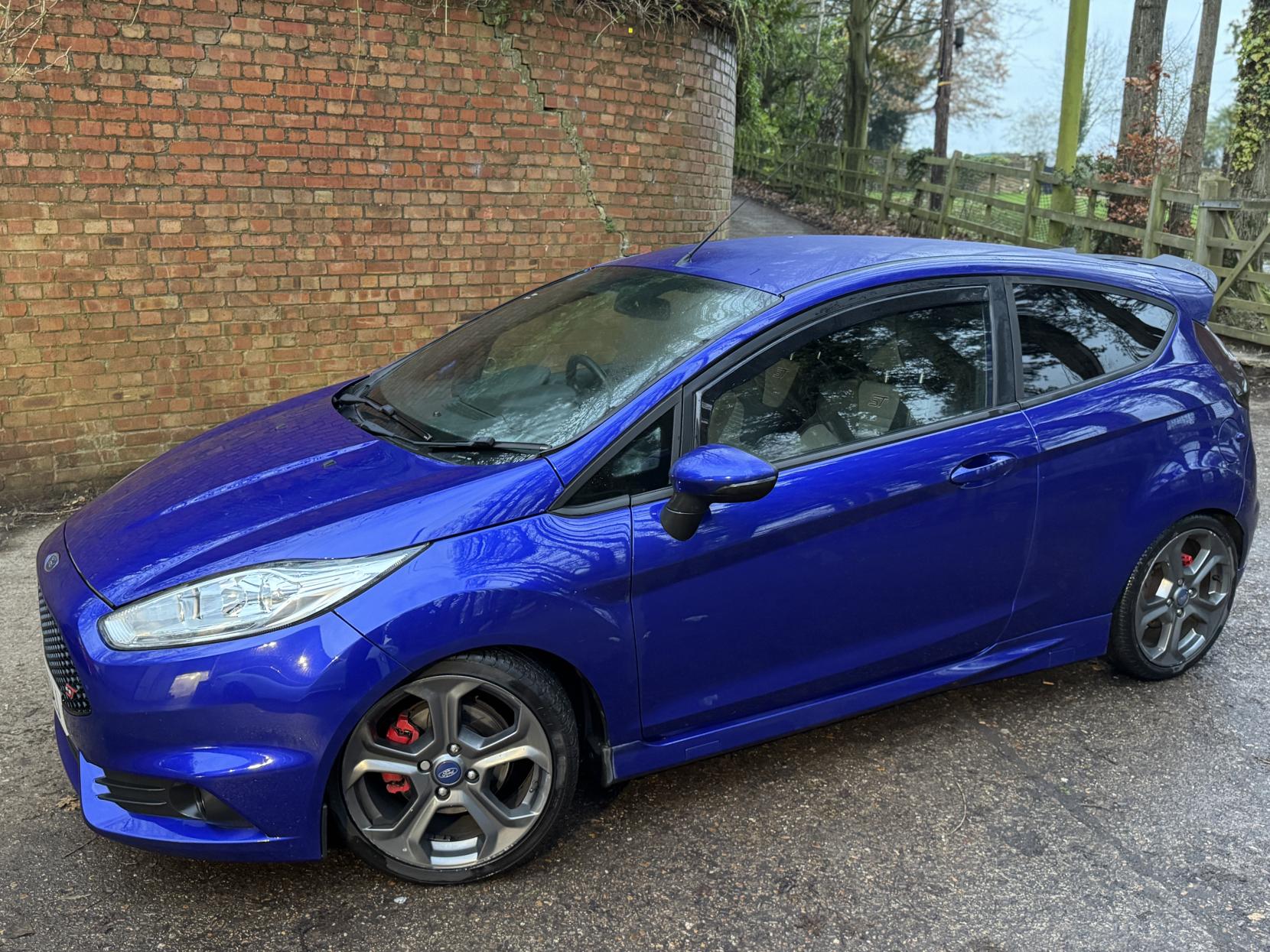 Ford Fiesta 1.6T EcoBoost ST-2 Hatchback 3dr Petrol Manual Euro 6 (182 ps)