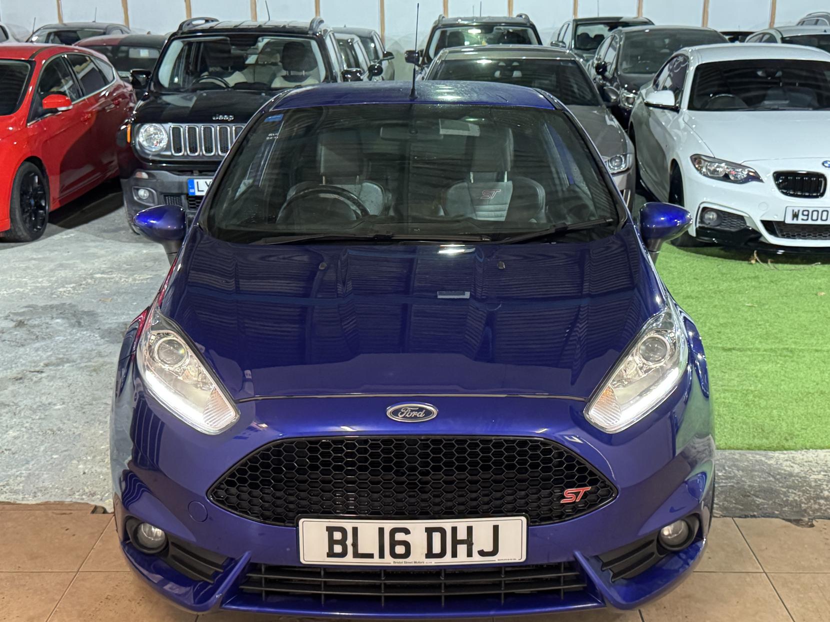 Ford Fiesta 1.6T EcoBoost ST-2 Hatchback 3dr Petrol Manual Euro 6 (182 ps)