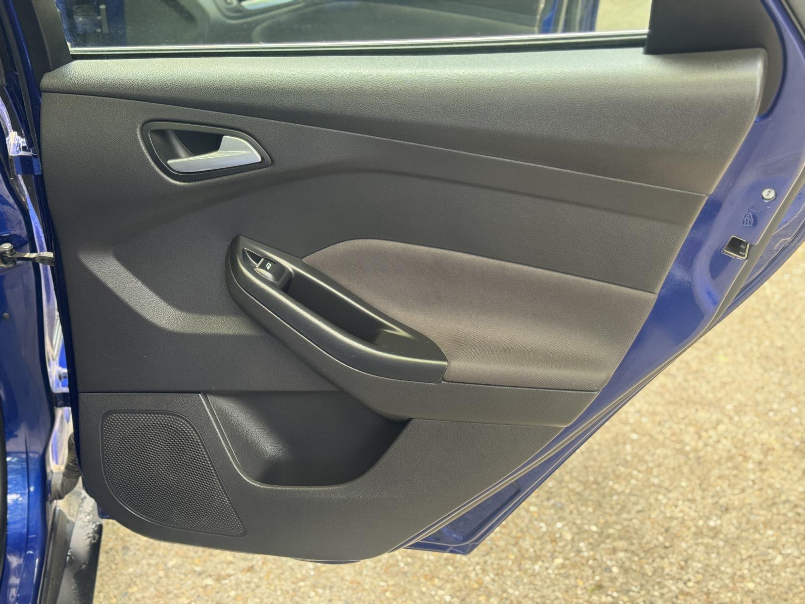 Ford Focus 1.0T EcoBoost Titanium Hatchback 5dr Petrol Manual Euro 6 (s/s) (100 ps)
