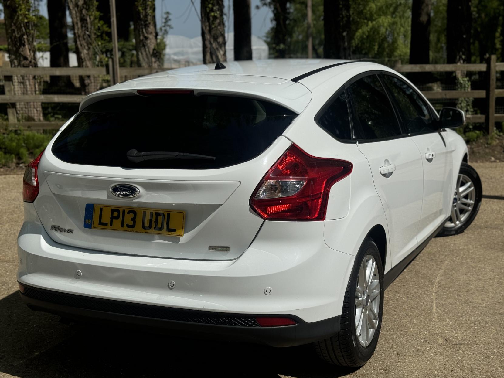 Ford Focus 1.0T EcoBoost Titanium Hatchback 5dr Petrol Manual Euro 5 (s/s) (125 ps)