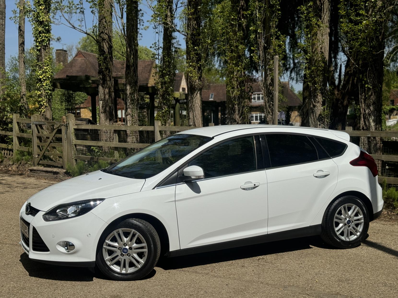 Ford Focus 1.0T EcoBoost Titanium Hatchback 5dr Petrol Manual Euro 5 (s/s) (125 ps)