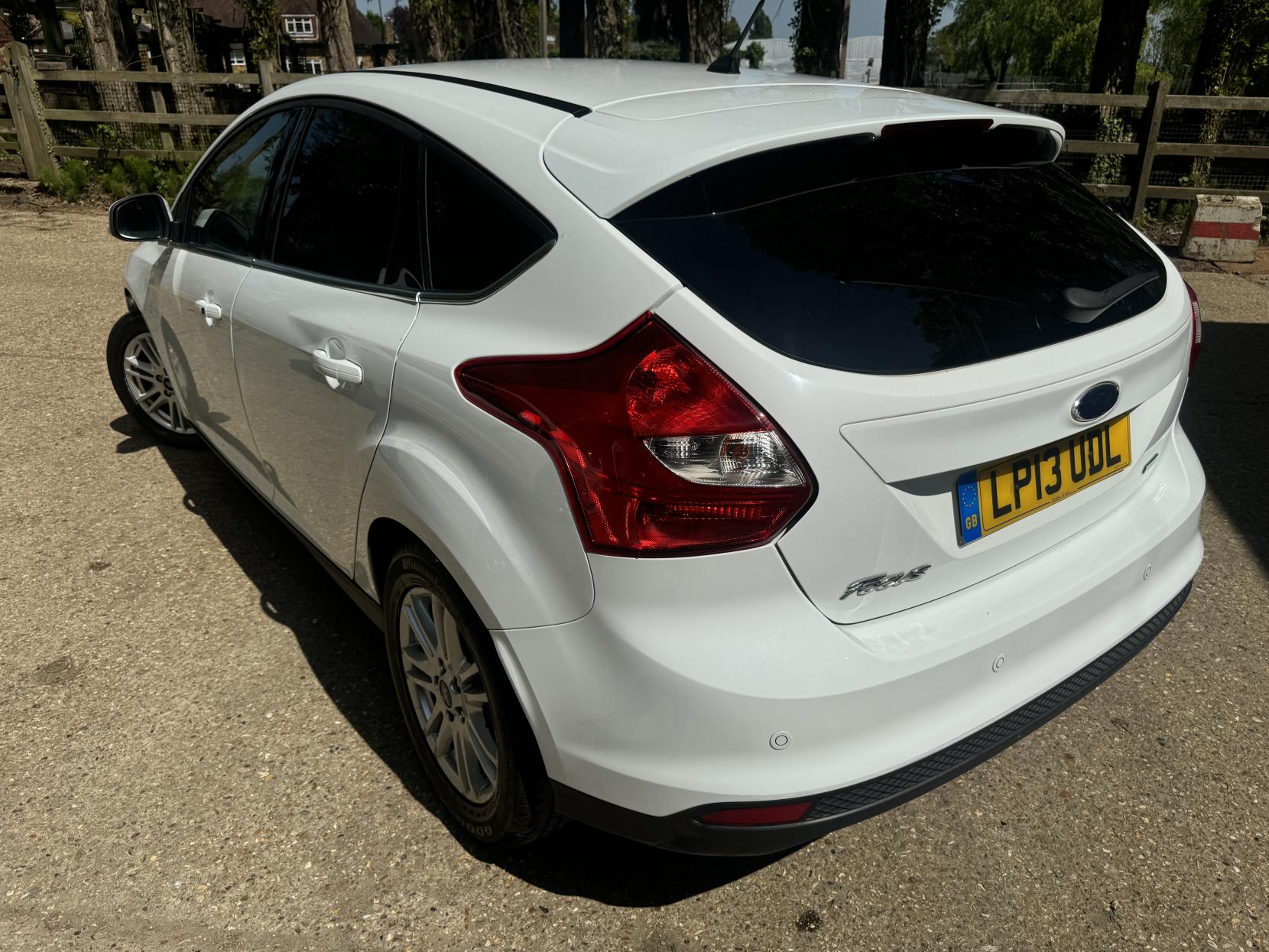 Ford Focus 1.0T EcoBoost Titanium Hatchback 5dr Petrol Manual Euro 5 (s/s) (125 ps)
