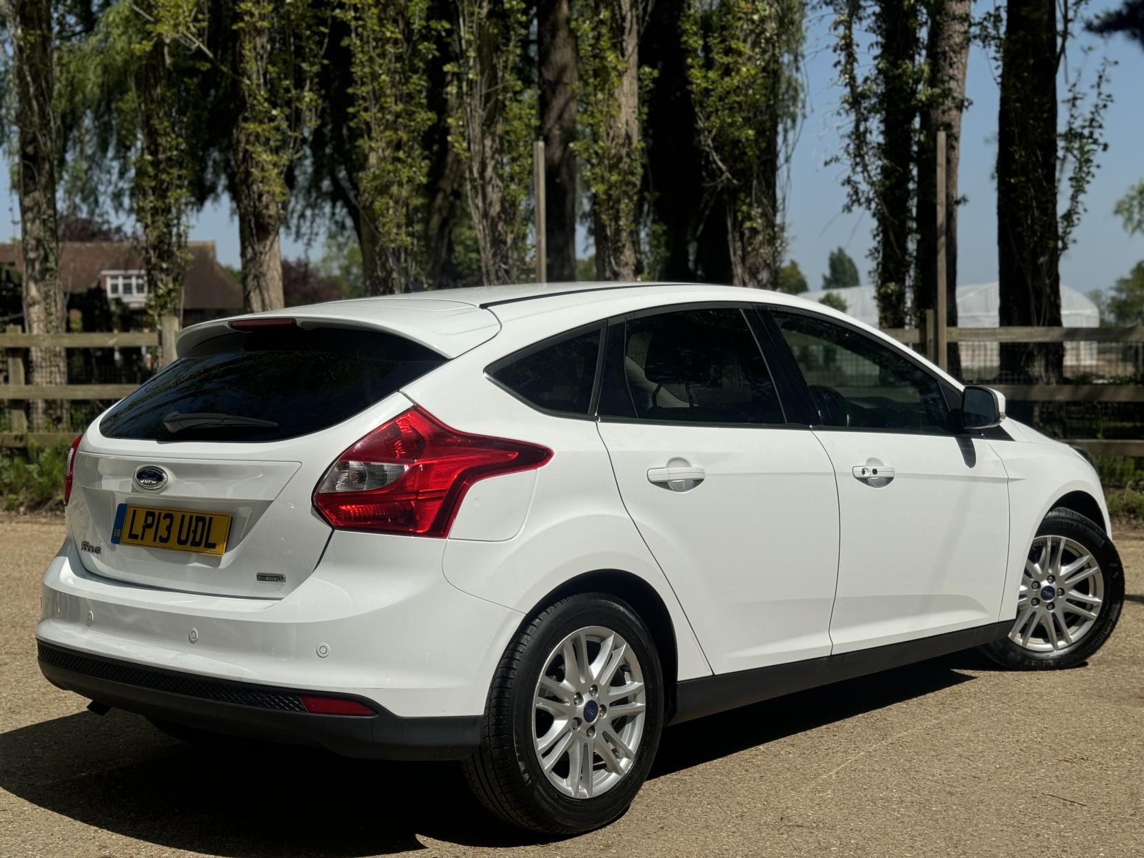 Ford Focus 1.0T EcoBoost Titanium Hatchback 5dr Petrol Manual Euro 5 (s/s) (125 ps)