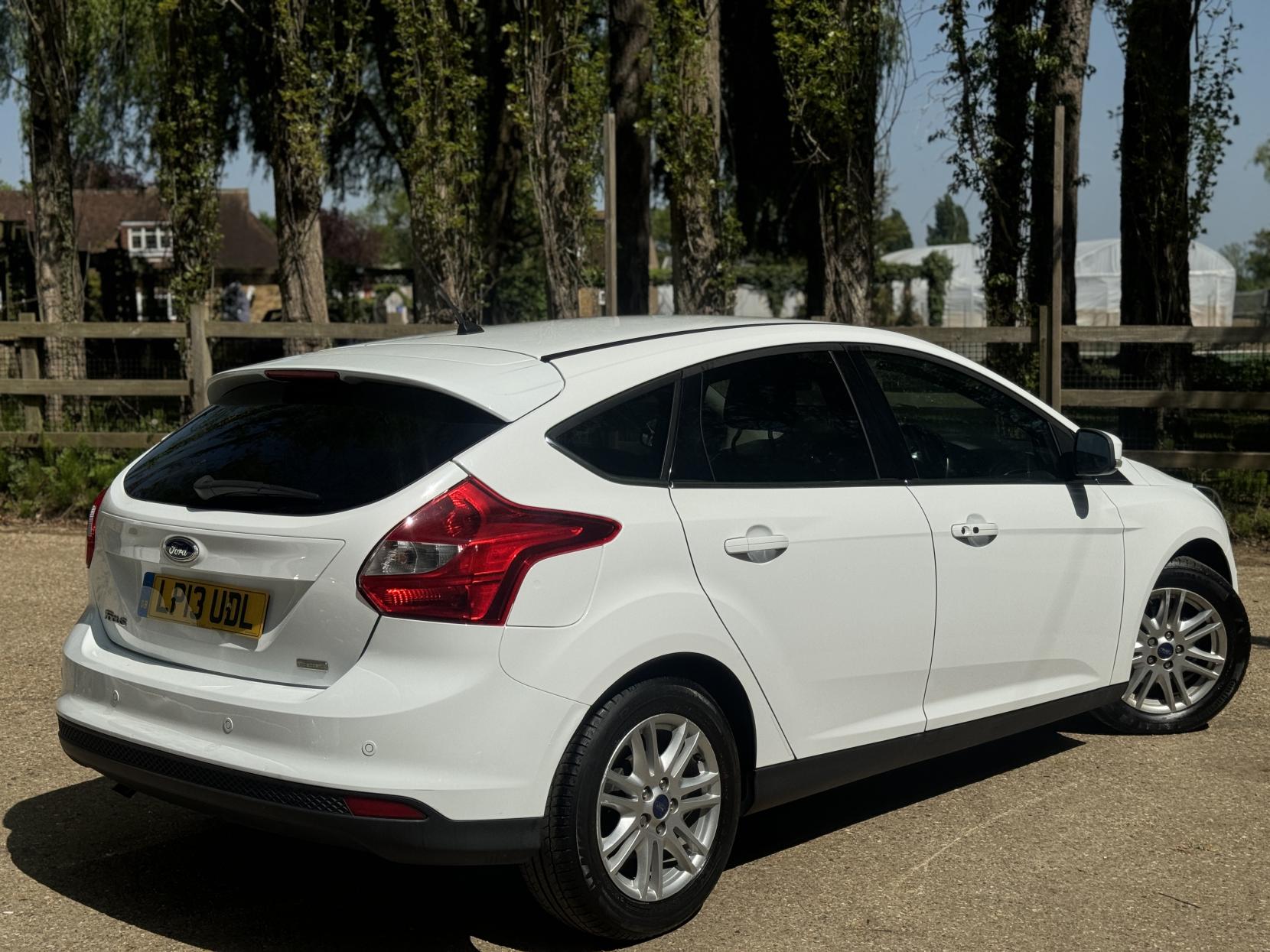 Ford Focus 1.0T EcoBoost Titanium Hatchback 5dr Petrol Manual Euro 5 (s/s) (125 ps)