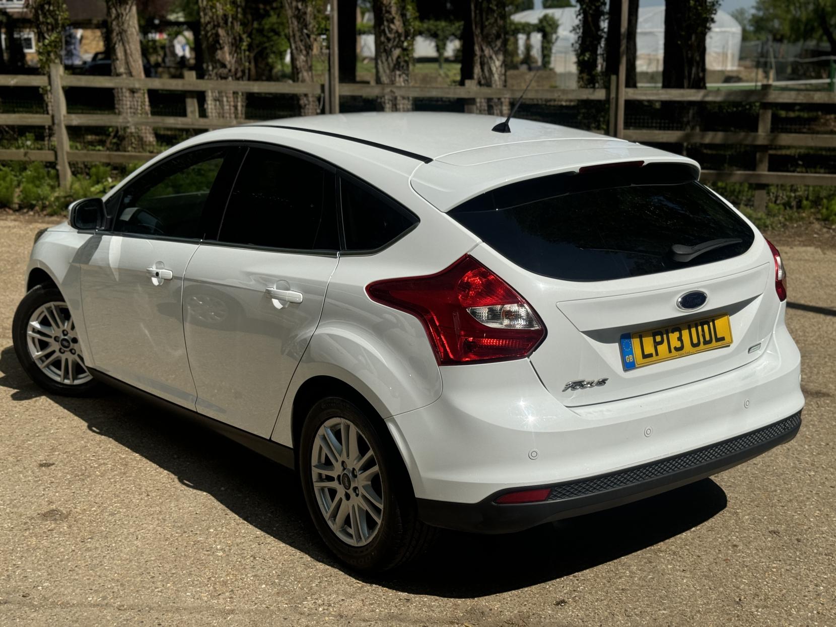 Ford Focus 1.0T EcoBoost Titanium Hatchback 5dr Petrol Manual Euro 5 (s/s) (125 ps)