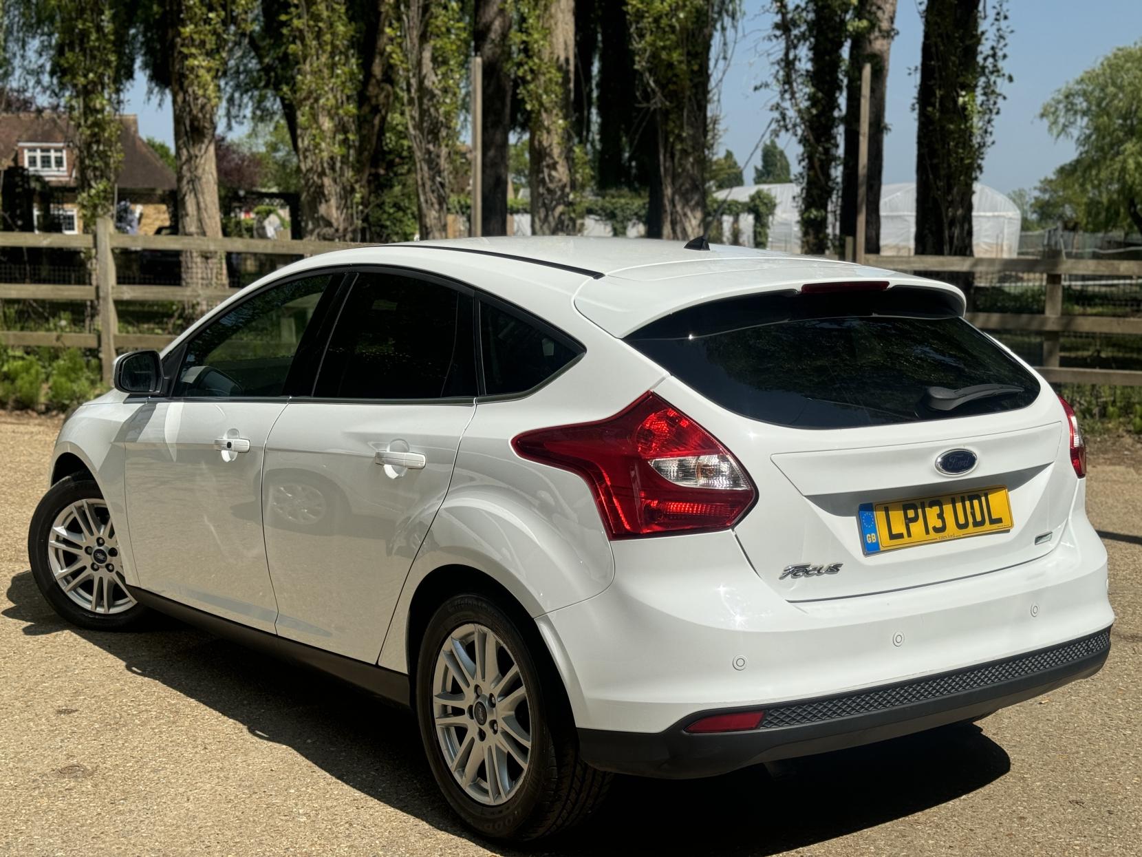 Ford Focus 1.0T EcoBoost Titanium Hatchback 5dr Petrol Manual Euro 5 (s/s) (125 ps)