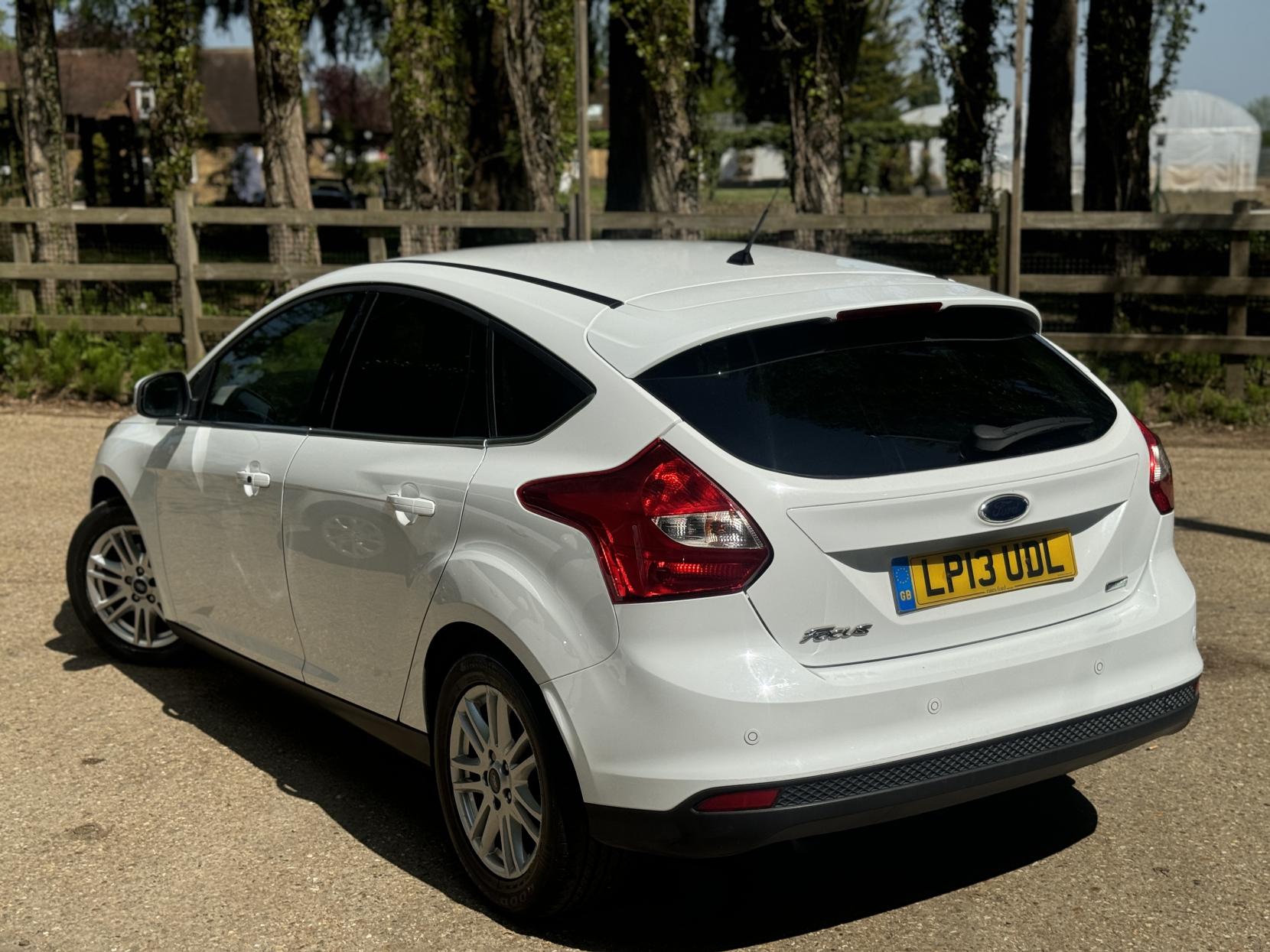 Ford Focus 1.0T EcoBoost Titanium Hatchback 5dr Petrol Manual Euro 5 (s/s) (125 ps)