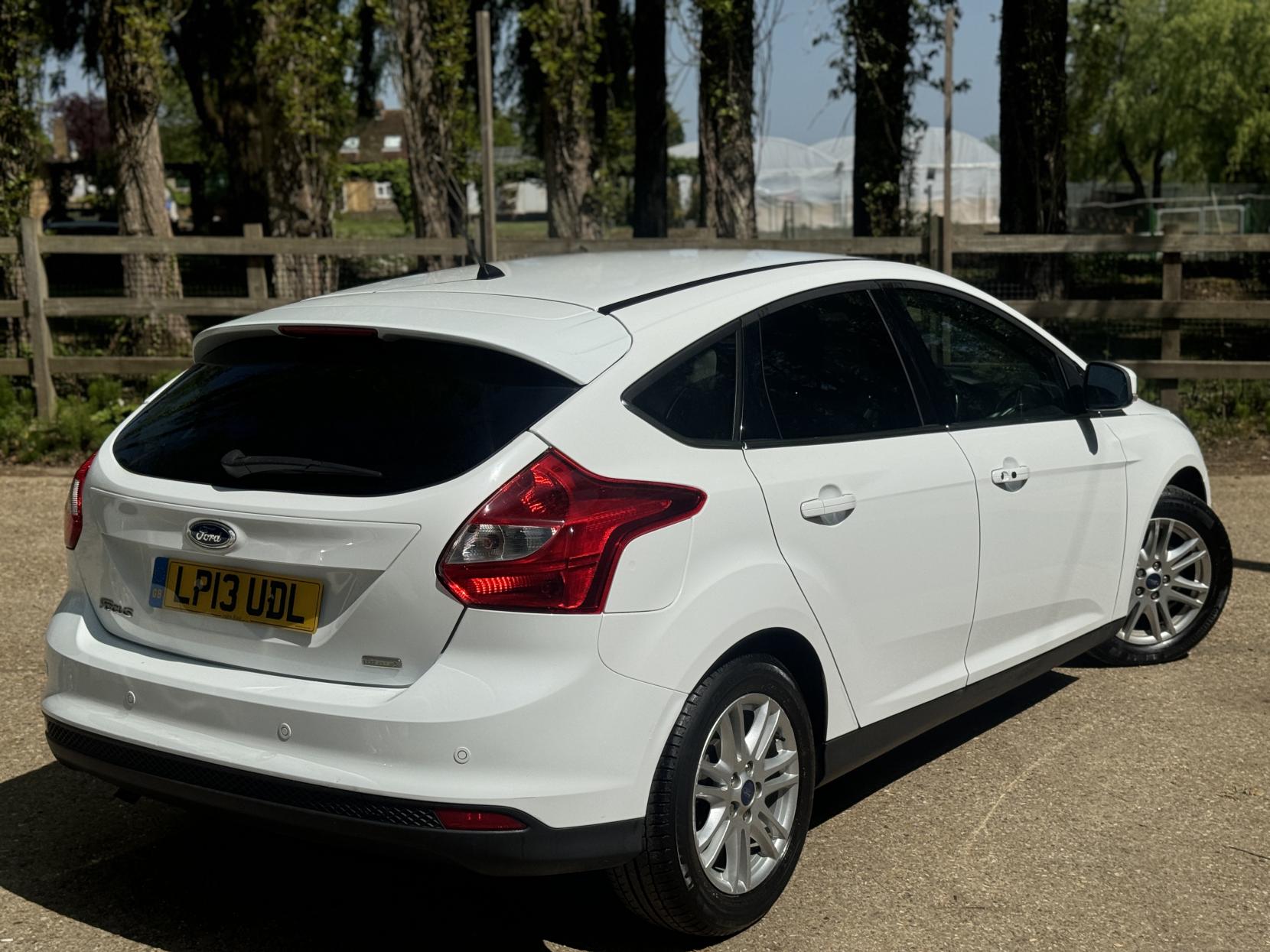 Ford Focus 1.0T EcoBoost Titanium Hatchback 5dr Petrol Manual Euro 5 (s/s) (125 ps)