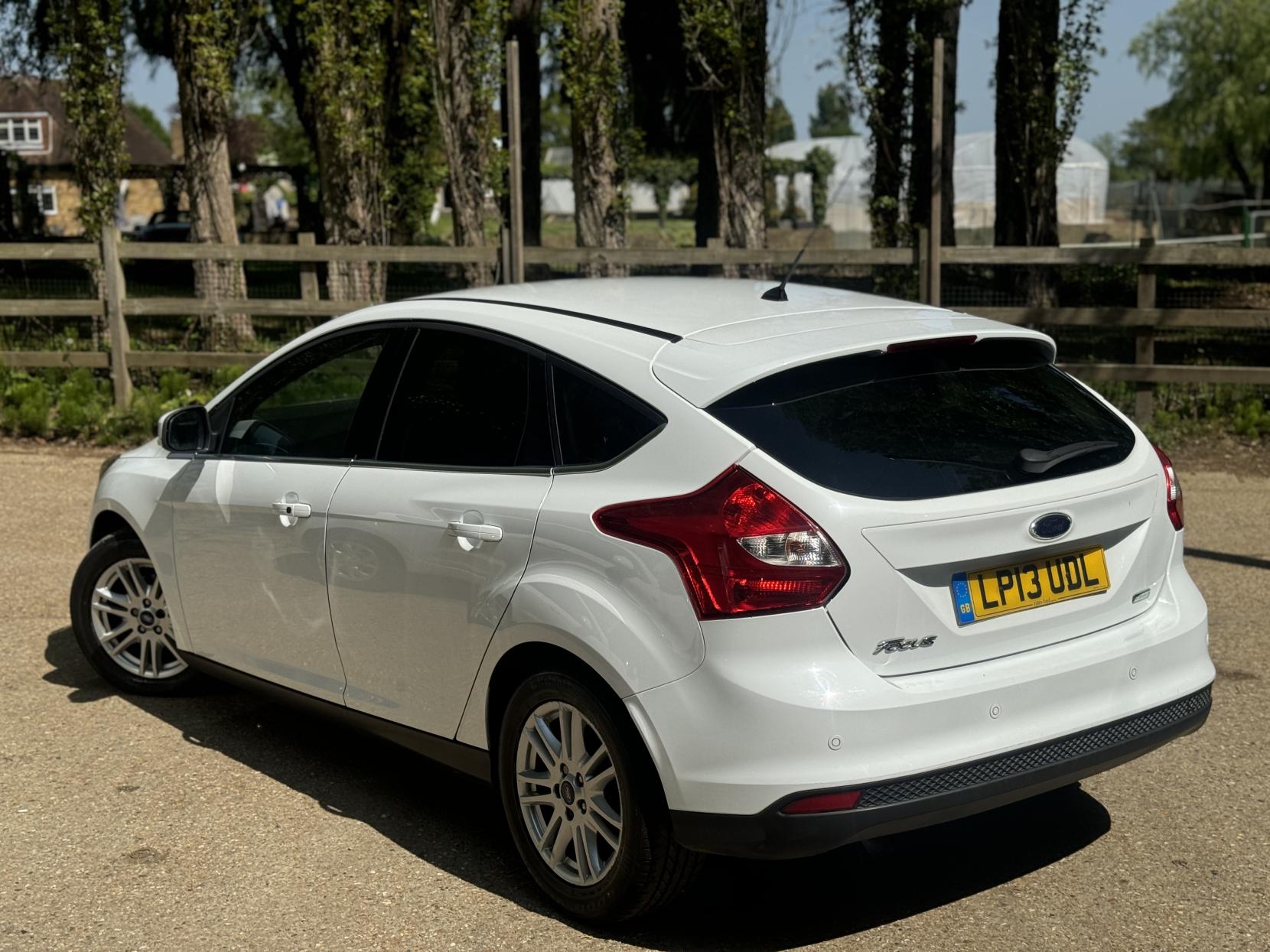 Ford Focus 1.0T EcoBoost Titanium Hatchback 5dr Petrol Manual Euro 5 (s/s) (125 ps)