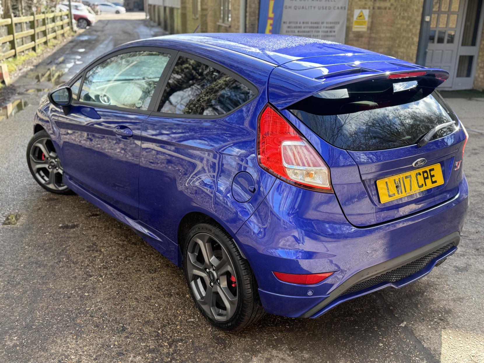 Ford Fiesta 1.6T EcoBoost ST-3 Hatchback 3dr Petrol Manual Euro 6 (182 ps)