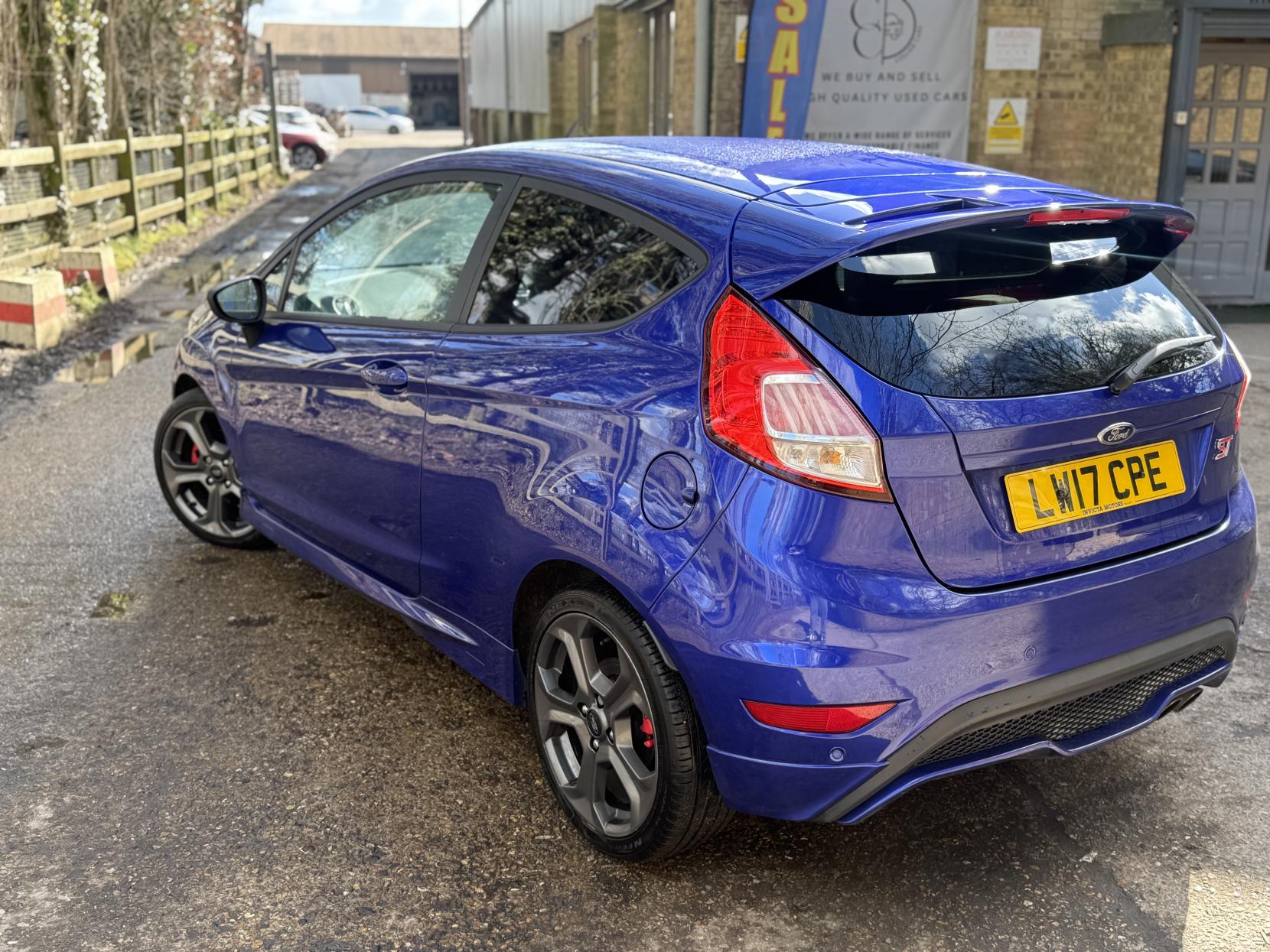 Ford Fiesta 1.6T EcoBoost ST-3 Hatchback 3dr Petrol Manual Euro 6 (182 ps)