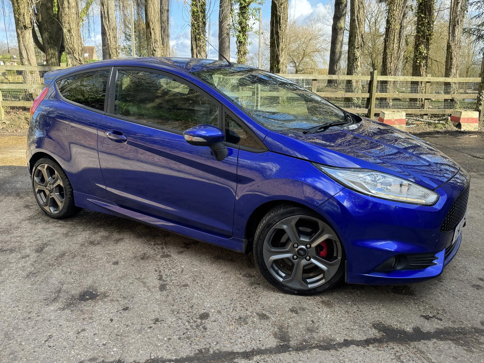 Ford Fiesta 1.6T EcoBoost ST-3 Hatchback 3dr Petrol Manual Euro 6 (182 ps)