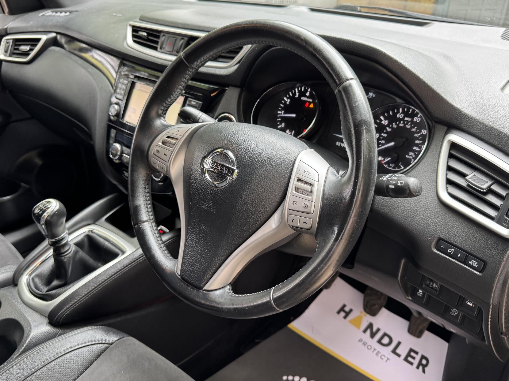 Nissan Qashqai 1.2 DIG-T N-Vision SUV 5dr Petrol Manual 2WD Euro 6 (s/s) (115 ps)