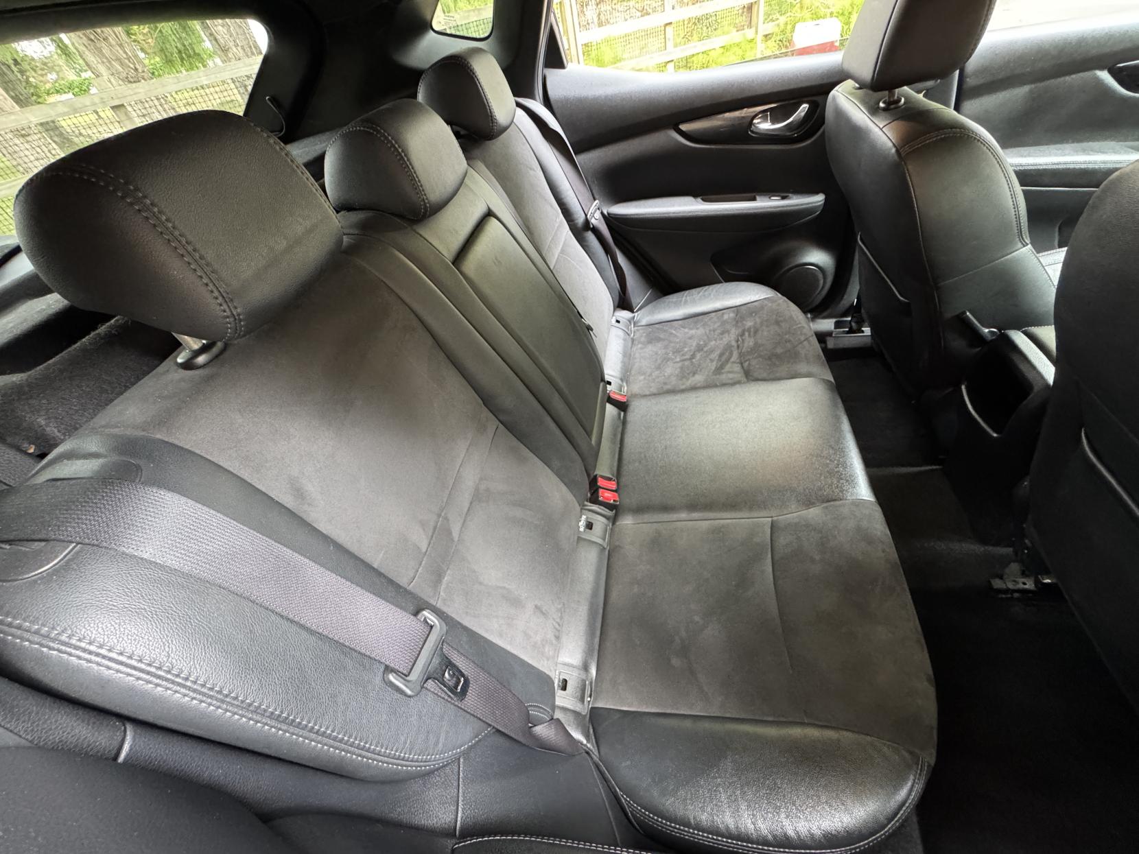 Nissan Qashqai 1.2 DIG-T N-Vision SUV 5dr Petrol Manual 2WD Euro 6 (s/s) (115 ps)