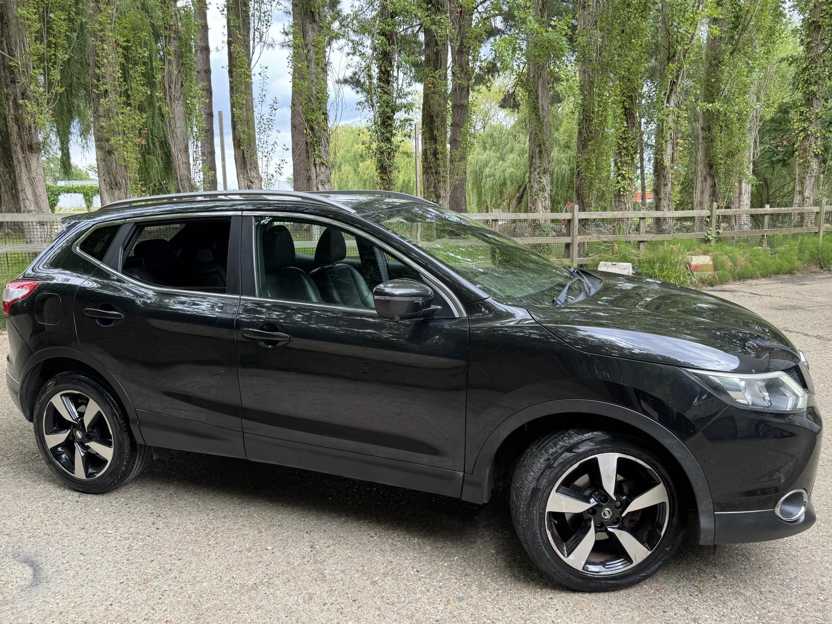 Nissan Qashqai 1.2 DIG-T N-Vision SUV 5dr Petrol Manual 2WD Euro 6 (s/s) (115 ps)