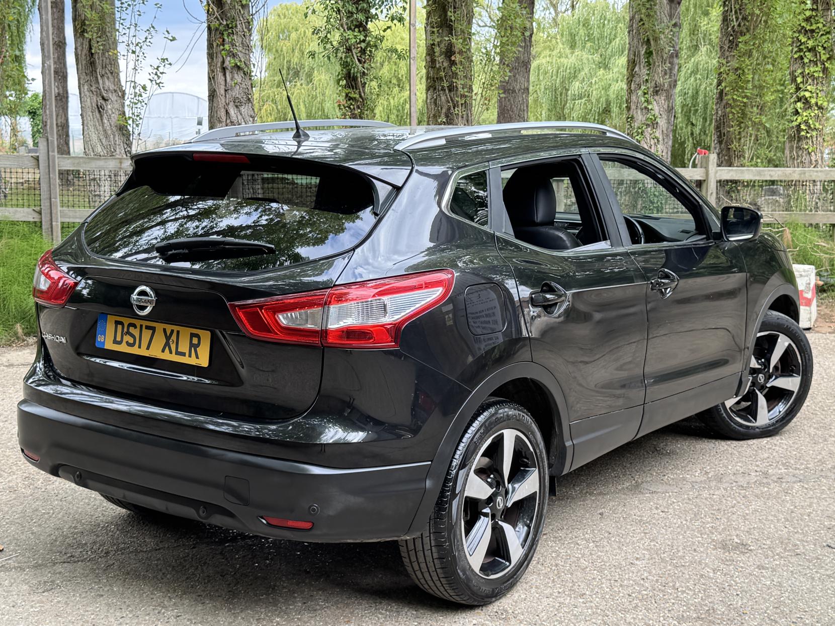 Nissan Qashqai 1.2 DIG-T N-Vision SUV 5dr Petrol Manual 2WD Euro 6 (s/s) (115 ps)