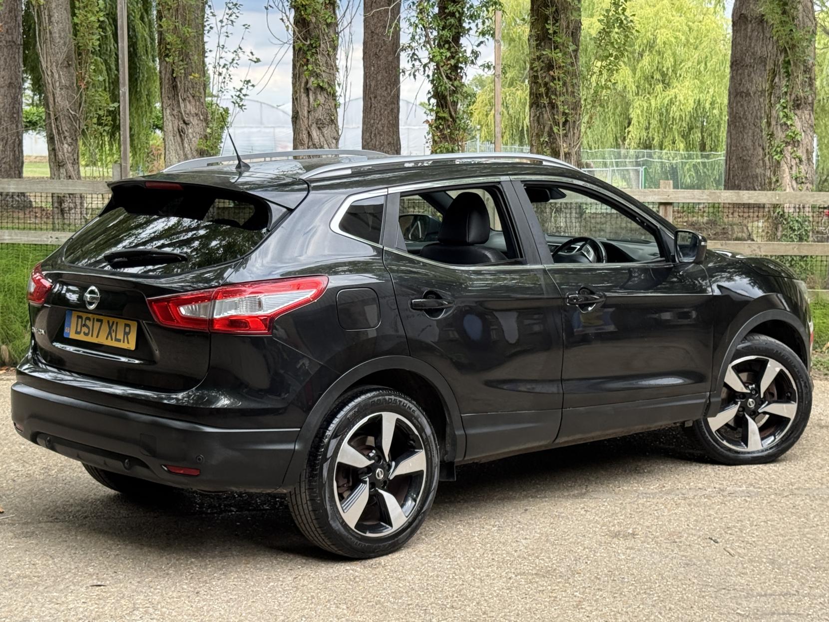 Nissan Qashqai 1.2 DIG-T N-Vision SUV 5dr Petrol Manual 2WD Euro 6 (s/s) (115 ps)