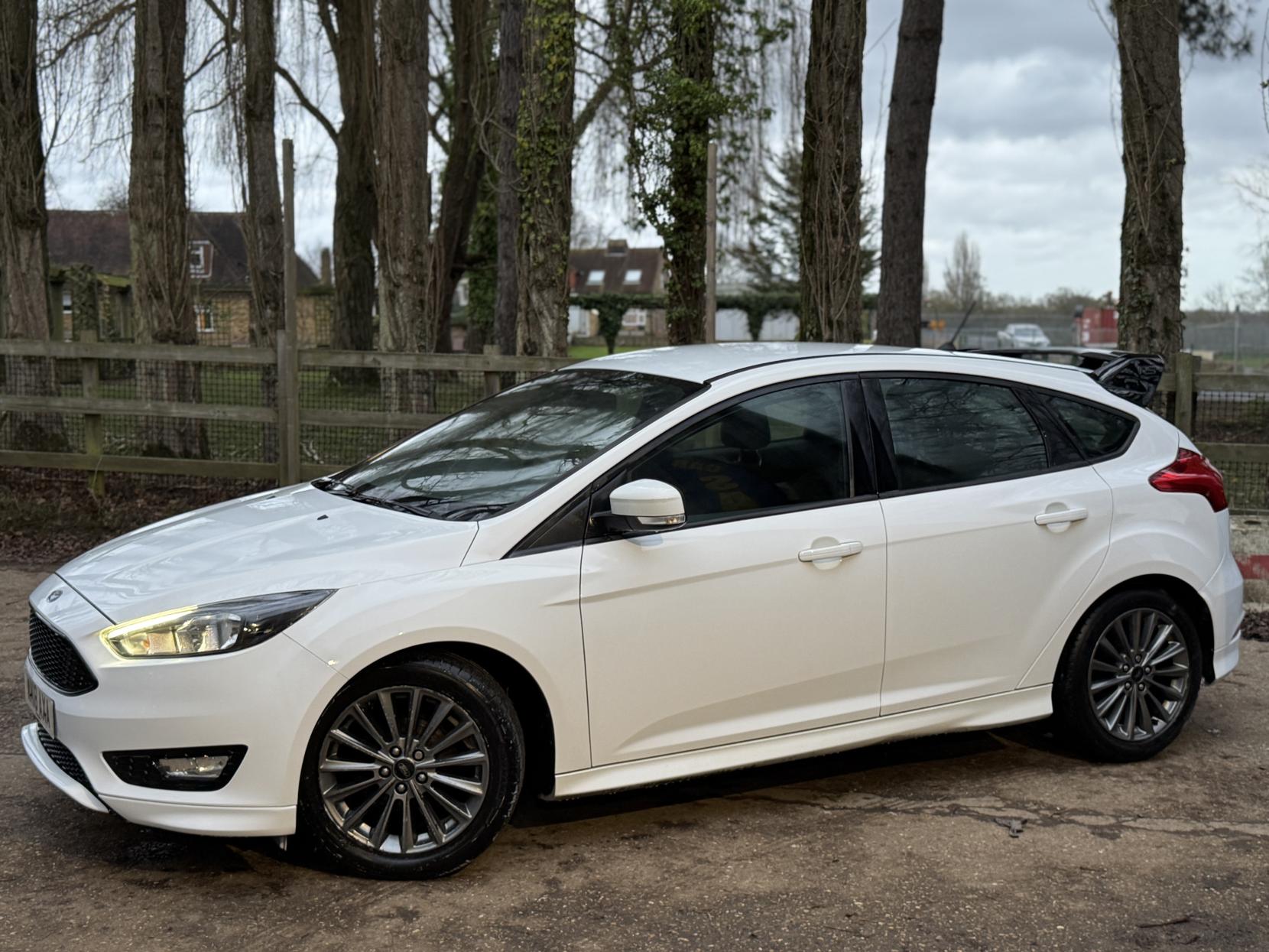 Ford Focus 1.0T EcoBoost ST-Line Hatchback 5dr Petrol Manual Euro 6 (s/s) (140 ps)