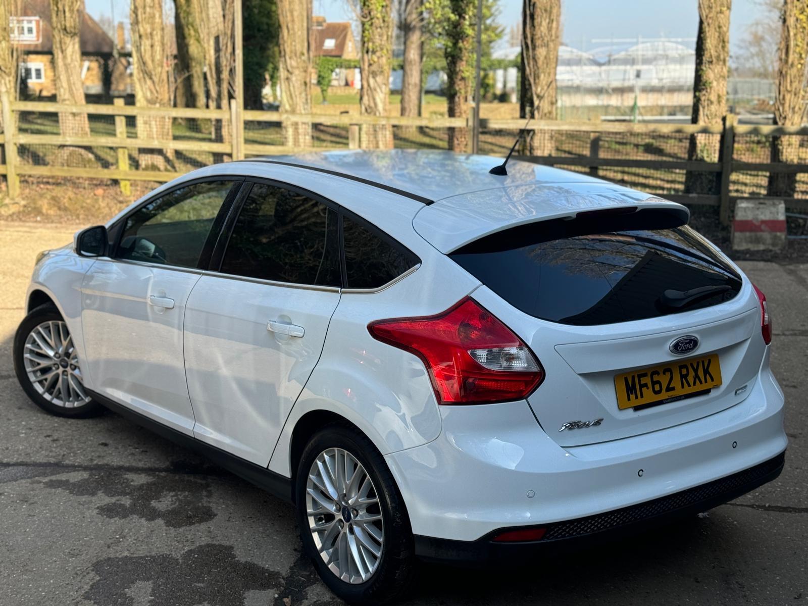 Ford Focus 1.0T EcoBoost Zetec Hatchback 5dr Petrol Manual Euro 5 (s/s) (125 ps)