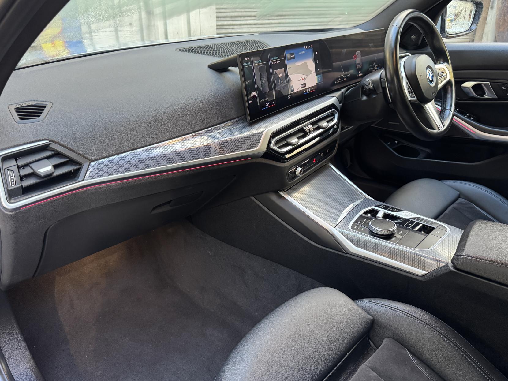 BMW 3 Series 2.0 330e 12kWh M Sport Touring 5dr Petrol Plug-in Hybrid Auto Euro 6 (s/s) (292 ps)