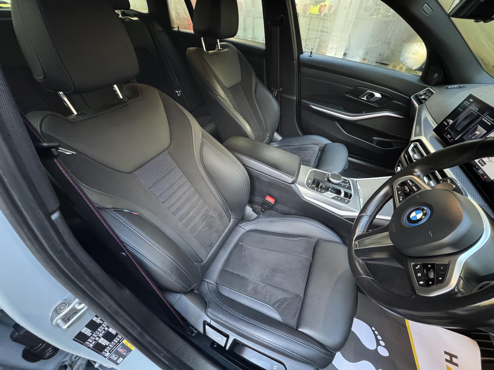 BMW 3 Series 2.0 330e 12kWh M Sport Touring 5dr Petrol Plug-in Hybrid Auto Euro 6 (s/s) (292 ps)
