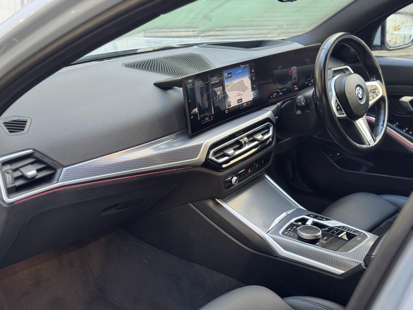 BMW 3 Series 2.0 330e 12kWh M Sport Touring 5dr Petrol Plug-in Hybrid Auto Euro 6 (s/s) (292 ps)