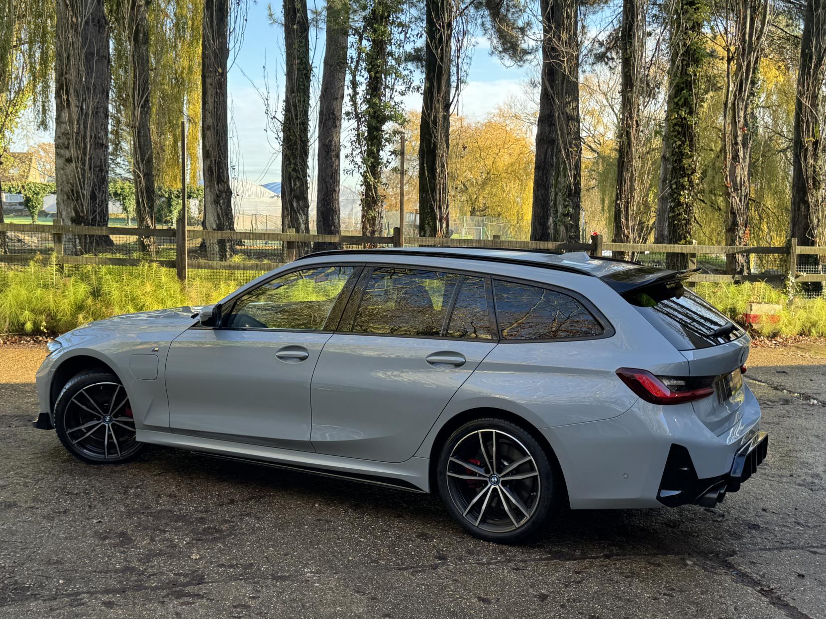 BMW 3 Series 2.0 330e 12kWh M Sport Touring 5dr Petrol Plug-in Hybrid Auto Euro 6 (s/s) (292 ps)