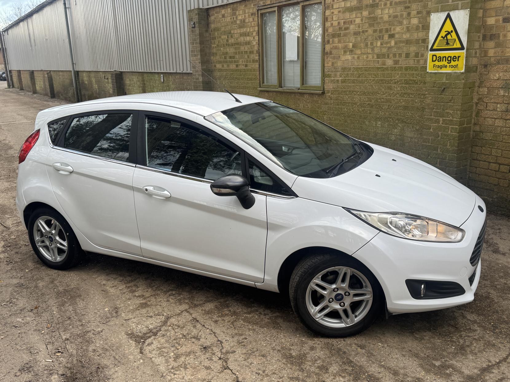 Ford Fiesta 1.25 Zetec Hatchback 5dr Petrol Manual Euro 5 (82 ps)