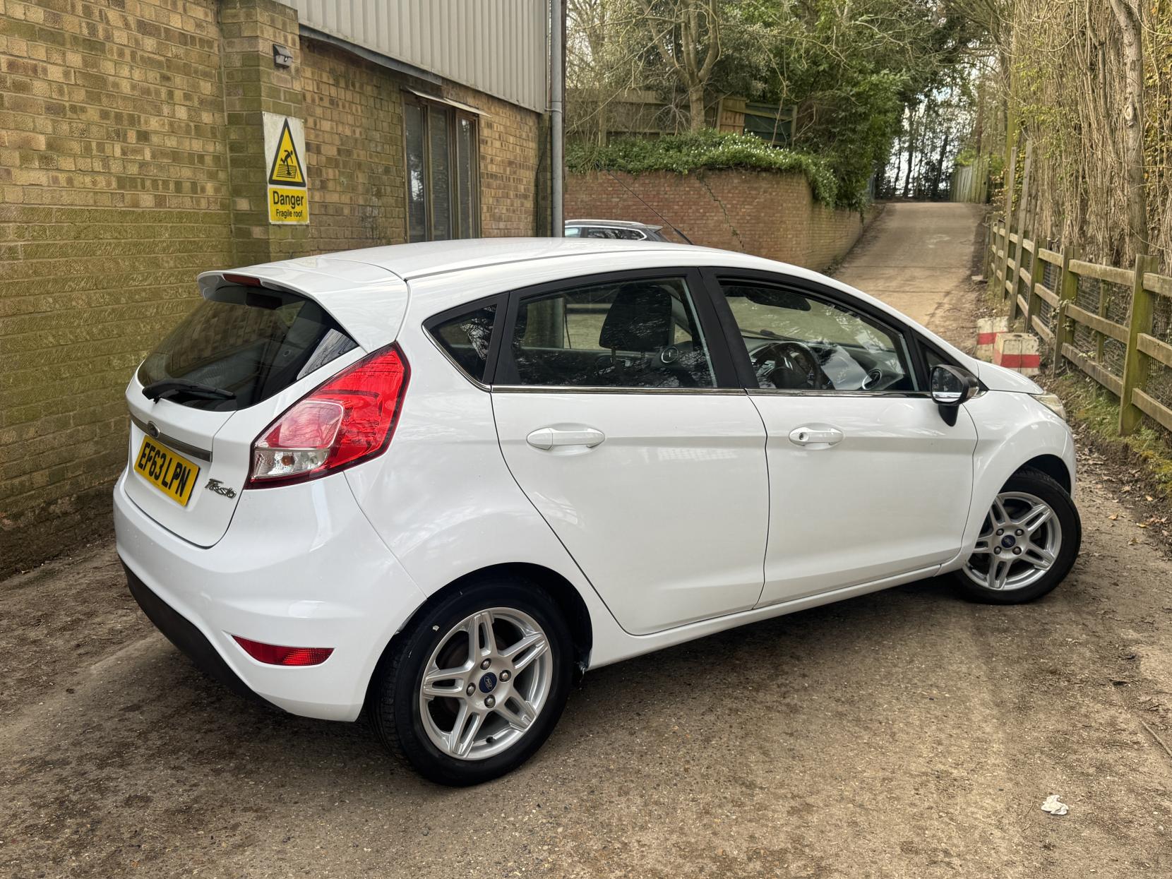 Ford Fiesta 1.25 Zetec Hatchback 5dr Petrol Manual Euro 5 (82 ps)