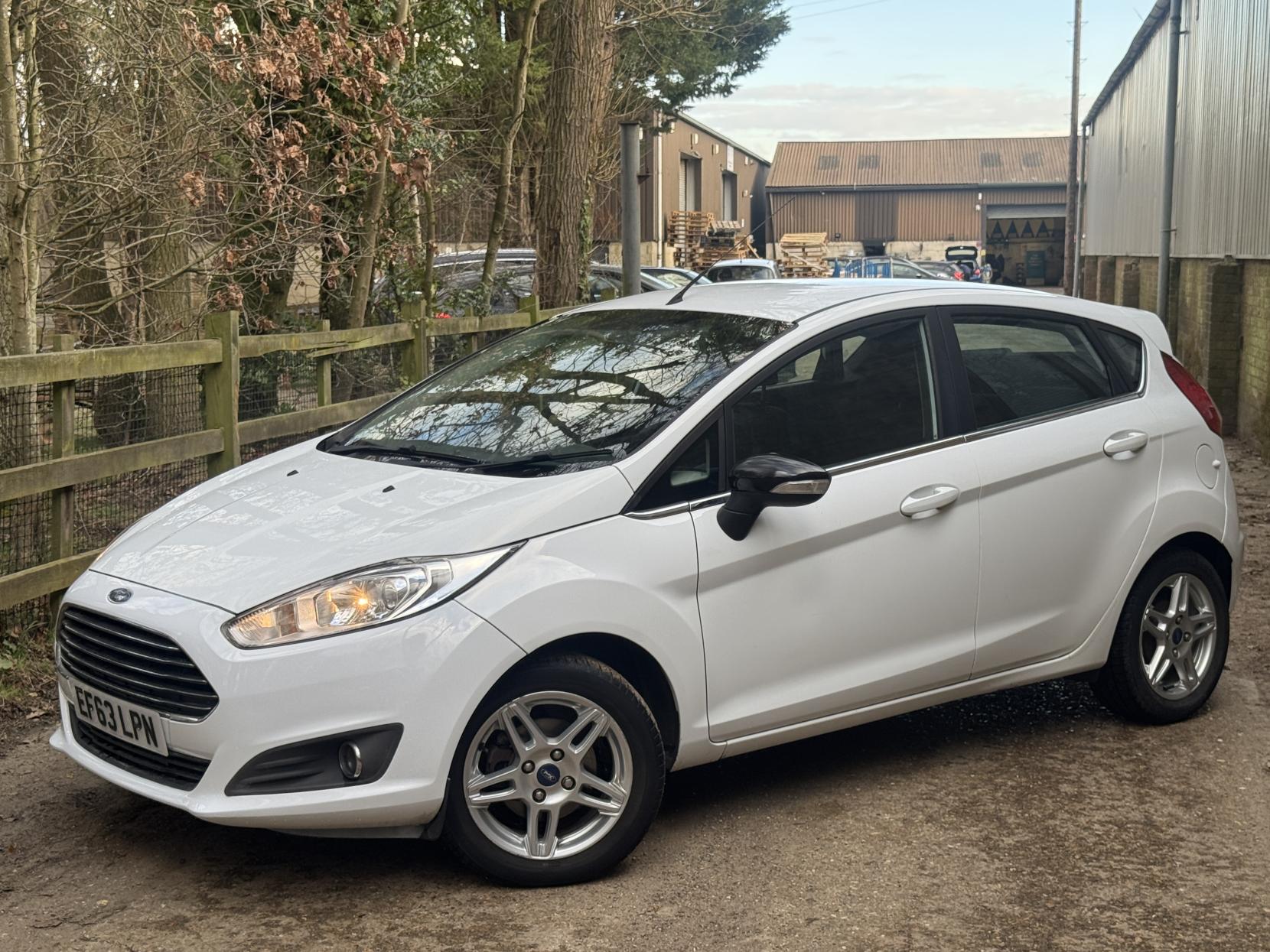 Ford Fiesta 1.25 Zetec Hatchback 5dr Petrol Manual Euro 5 (82 ps)