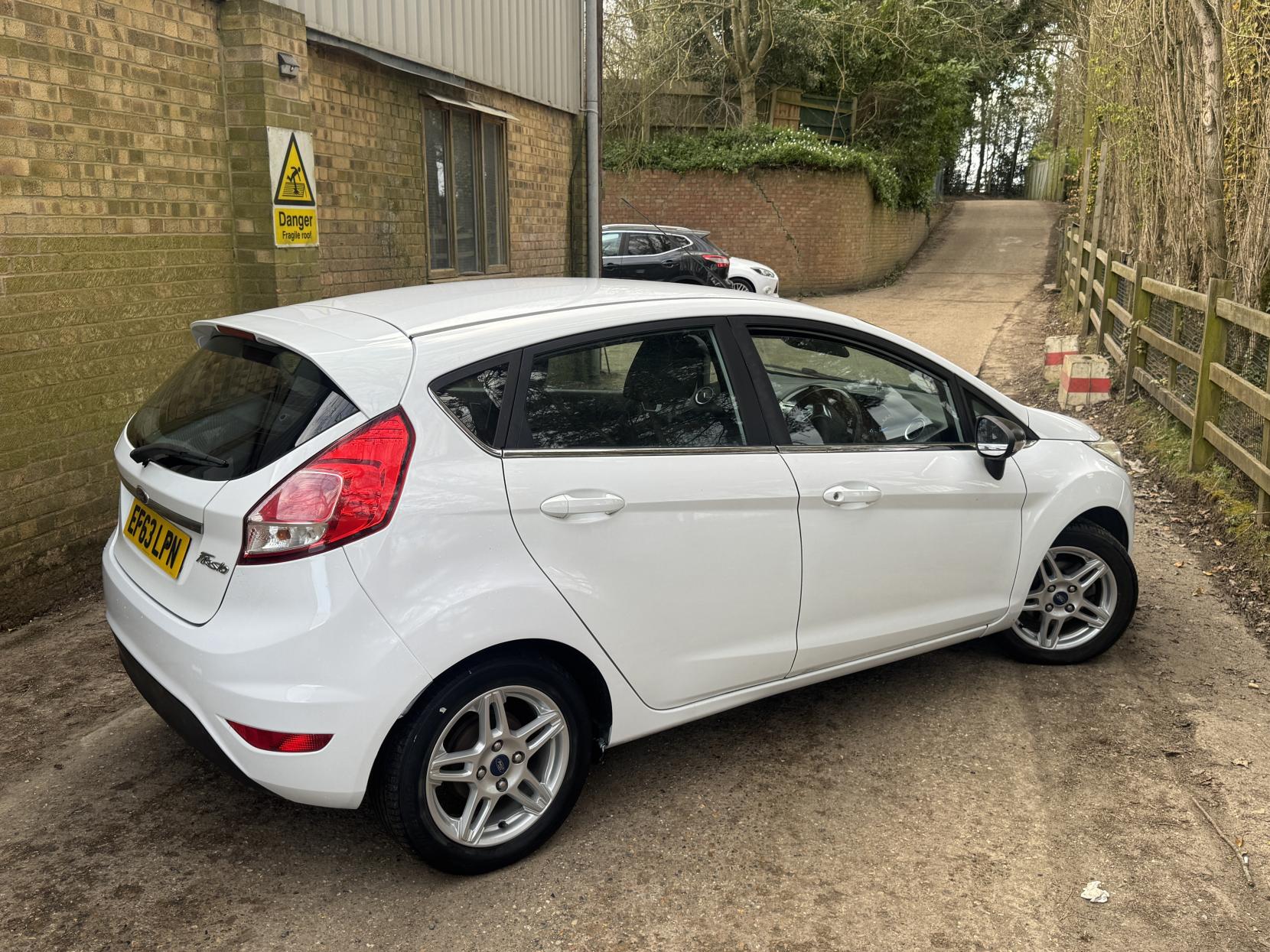 Ford Fiesta 1.25 Zetec Hatchback 5dr Petrol Manual Euro 5 (82 ps)