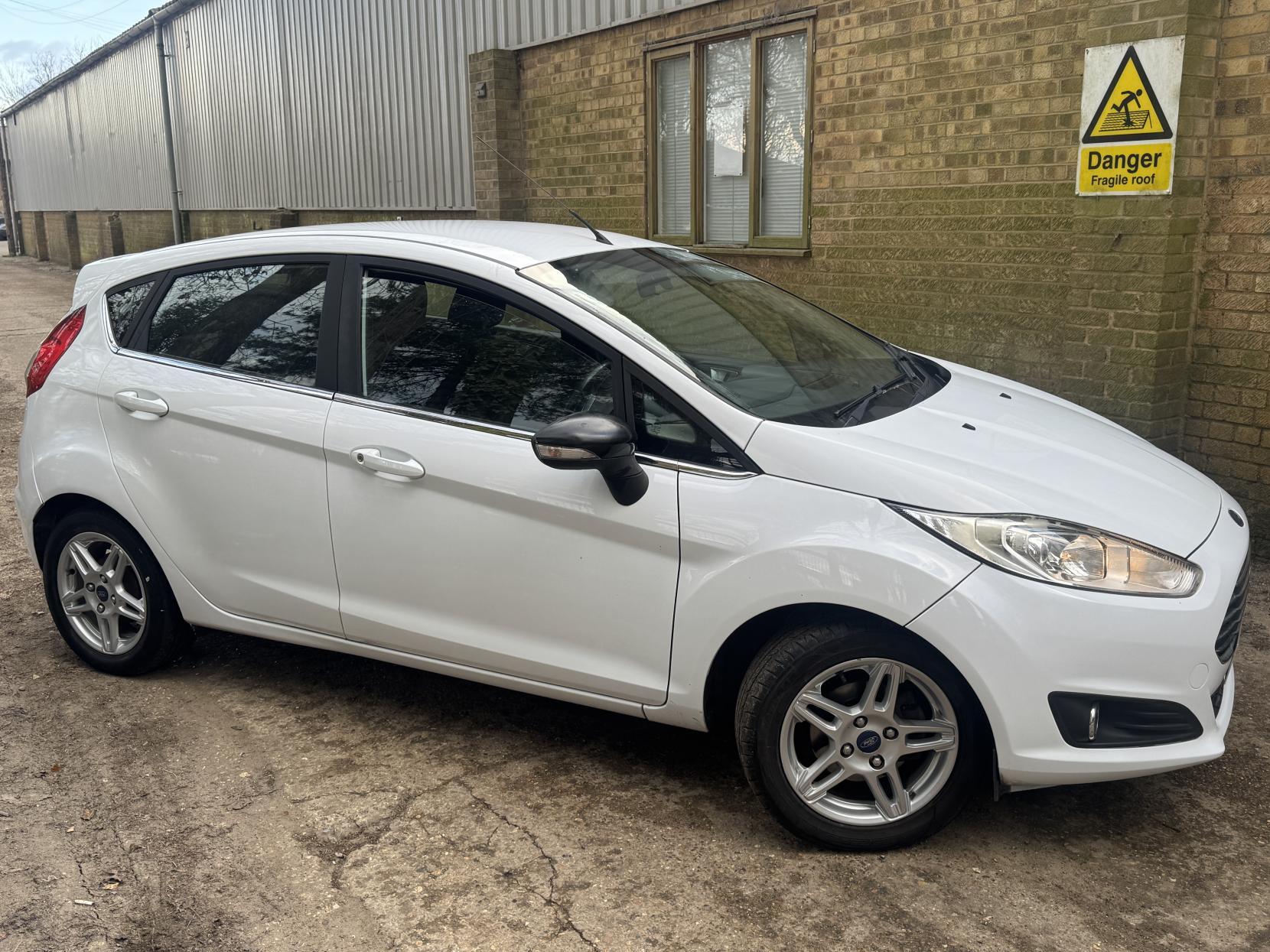 Ford Fiesta 1.25 Zetec Hatchback 5dr Petrol Manual Euro 5 (82 ps)