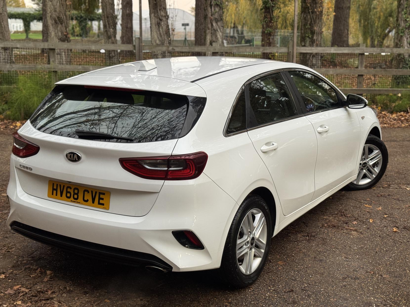 Kia Ceed 1.6 CRDi ECO 2 Hatchback 5dr Diesel Manual Euro 6 (s/s) (114 bhp)