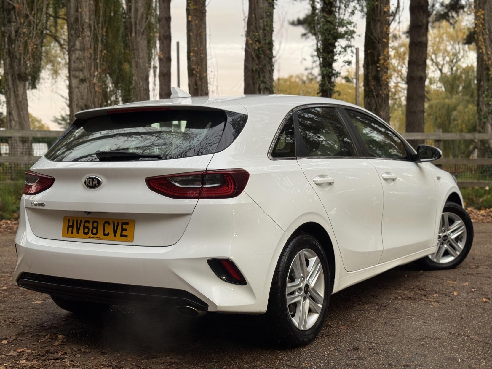 Kia Ceed 1.6 CRDi ECO 2 Hatchback 5dr Diesel Manual Euro 6 (s/s) (114 bhp)