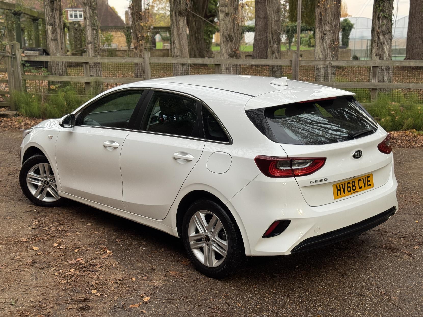 Kia Ceed 1.6 CRDi ECO 2 Hatchback 5dr Diesel Manual Euro 6 (s/s) (114 bhp)