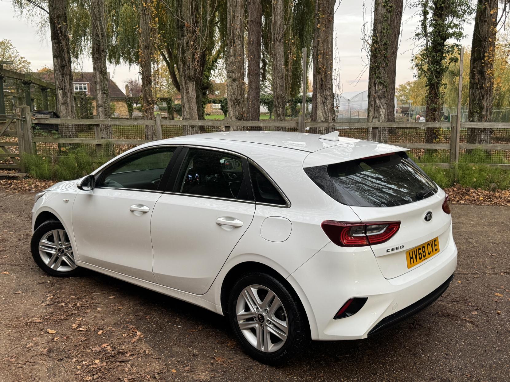 Kia Ceed 1.6 CRDi ECO 2 Hatchback 5dr Diesel Manual Euro 6 (s/s) (114 bhp)