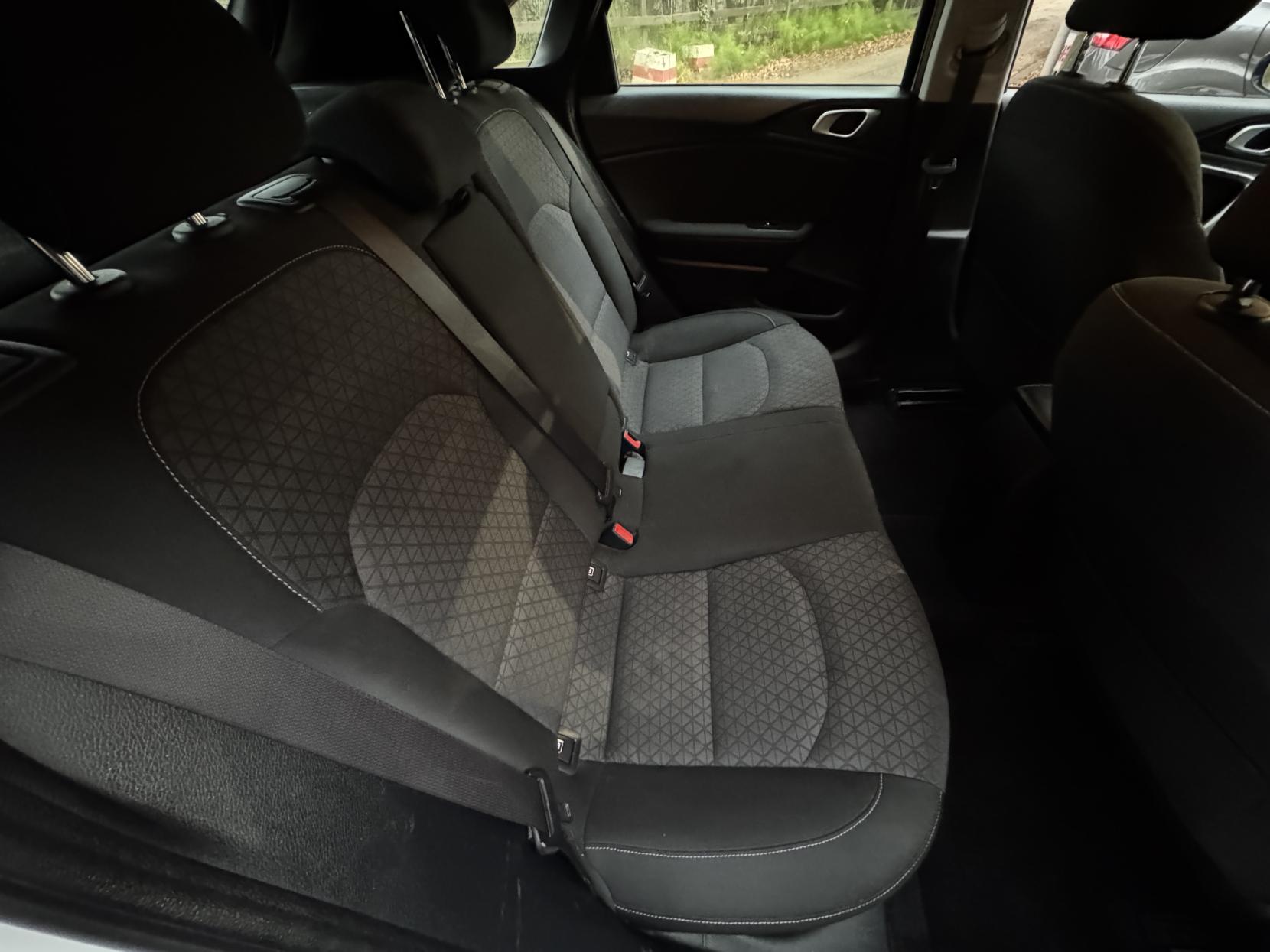 Kia Ceed 1.6 CRDi ECO 2 Hatchback 5dr Diesel Manual Euro 6 (s/s) (114 bhp)