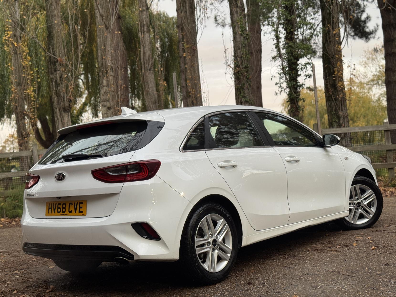 Kia Ceed 1.6 CRDi ECO 2 Hatchback 5dr Diesel Manual Euro 6 (s/s) (114 bhp)