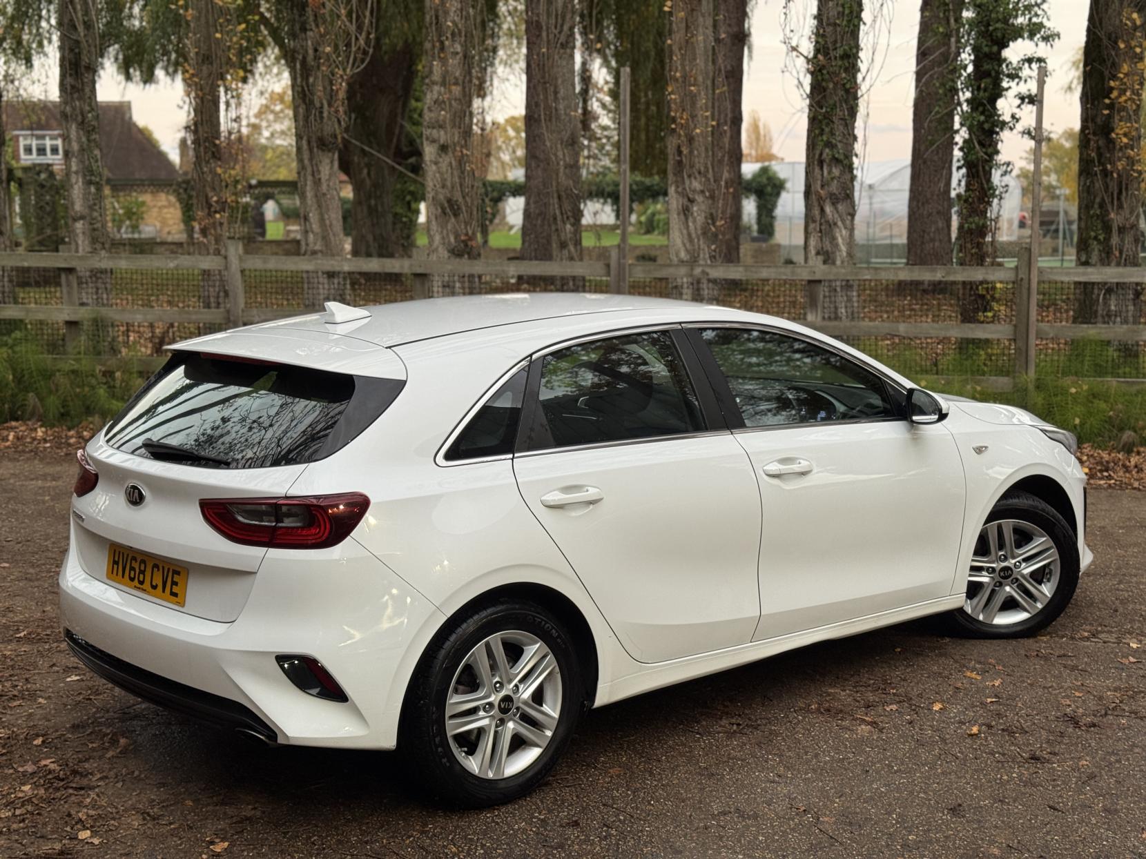 Kia Ceed 1.6 CRDi ECO 2 Hatchback 5dr Diesel Manual Euro 6 (s/s) (114 bhp)